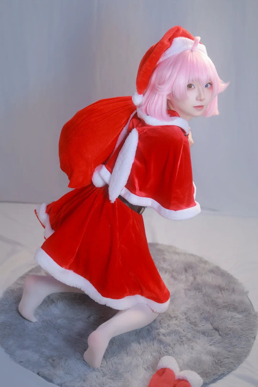 蔚蓝档案, 小鸟游星野cos, cosplay动作参考, 白丝穿搭, 圣诞cos - 第4张