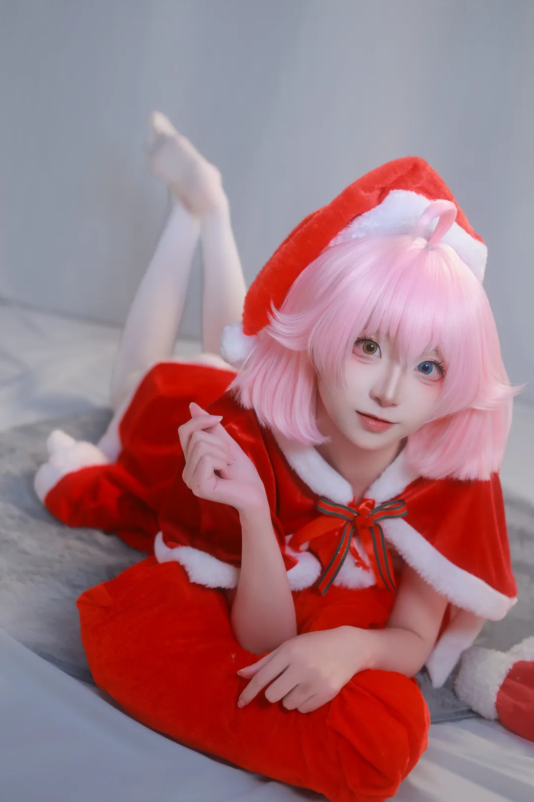 蔚蓝档案, 小鸟游星野cos, cosplay动作参考, 白丝穿搭, 圣诞cos - 第6张