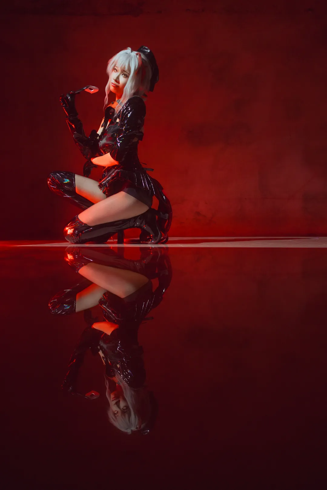明日方舟, 漆皮服装, 暗黑风cosplay, 镜面倒影摄影, 明日方舟Wcos