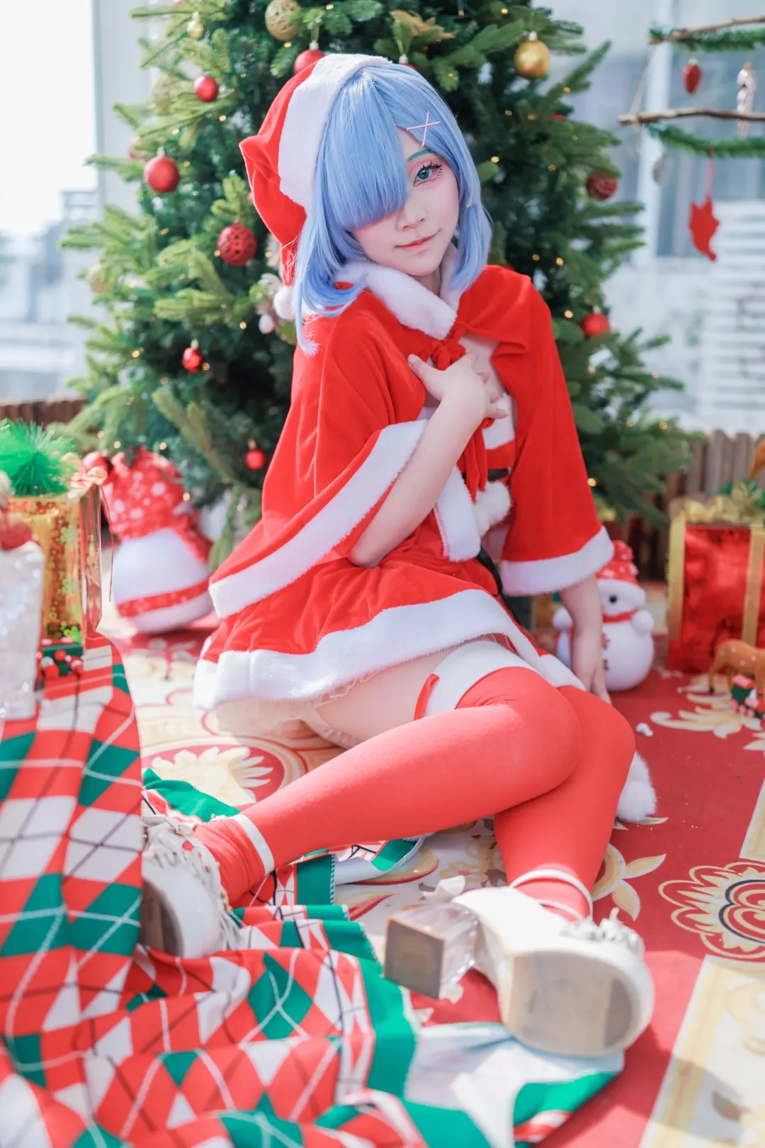 从零开始的异世界生活, 蕾姆cos, cosplay摄影, 圣诞穿搭, 红色长筒袜 - 第4张