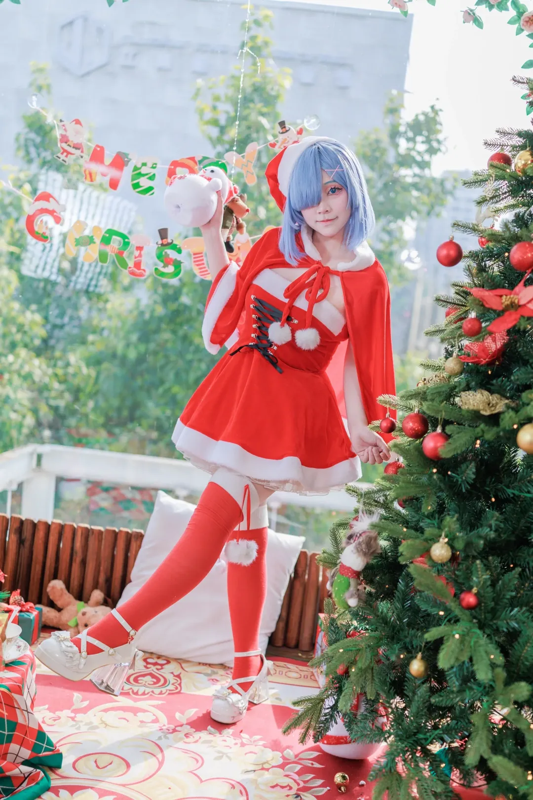 从零开始的异世界生活, 蕾姆cos, cosplay摄影, 圣诞穿搭, 红色长筒袜 - 第6张