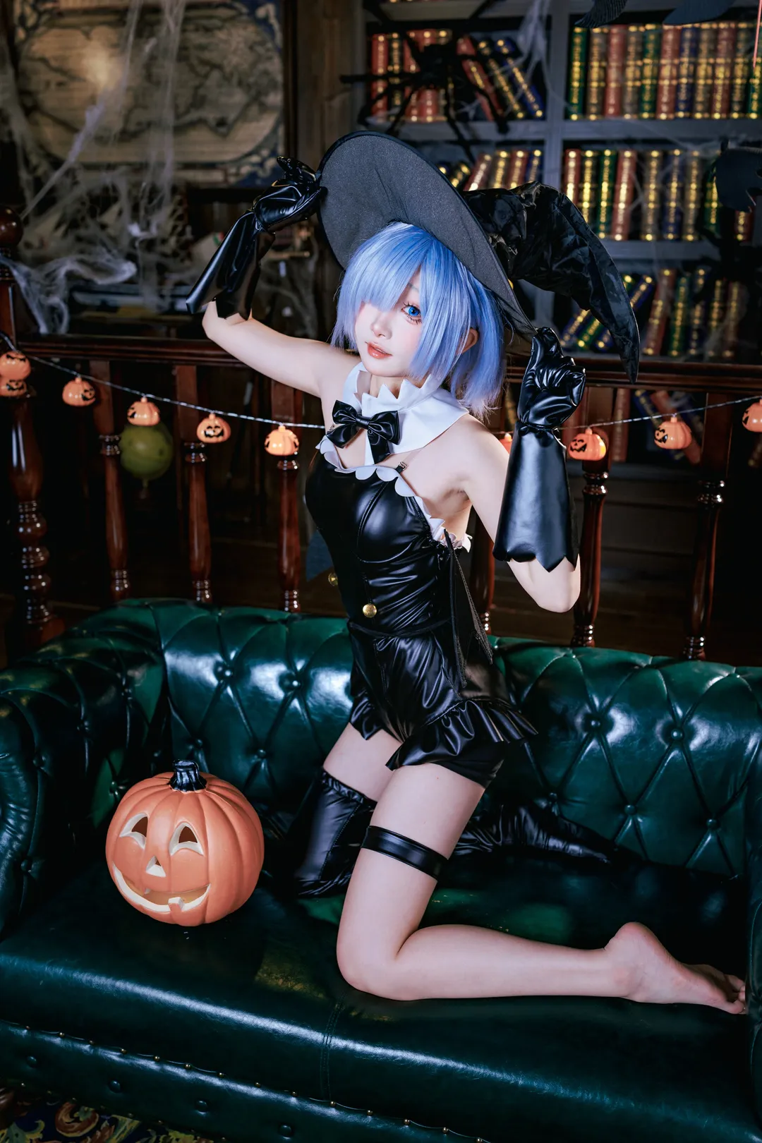 Re:ゼロから始める異世界生活, レム コスプレ, ハロウィンコスプレ, 魔女の仮装, レトロな書斎の撮影 - 3枚目