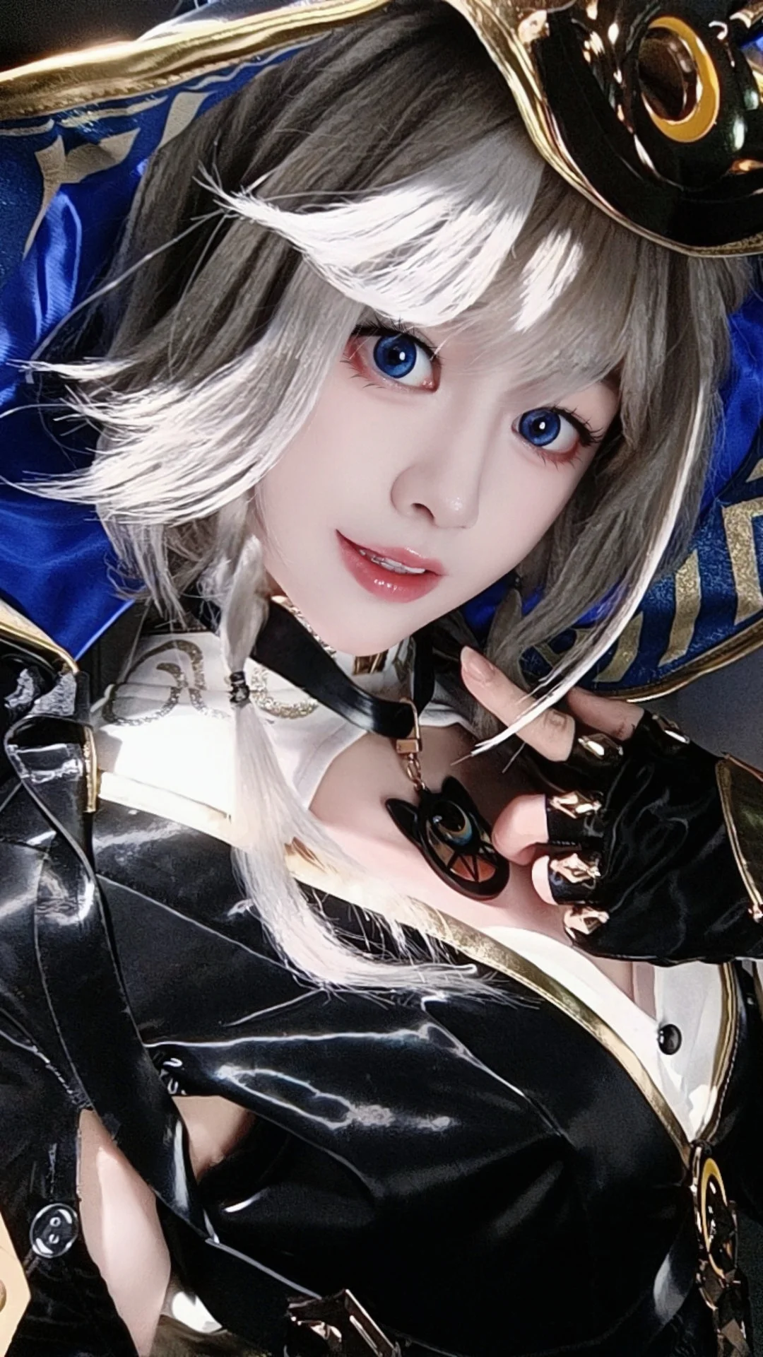 Cifera Cosplay, Honkai: Star Rail, Cosplay photography, Silver hair and blue eyes, Patent leather jacket