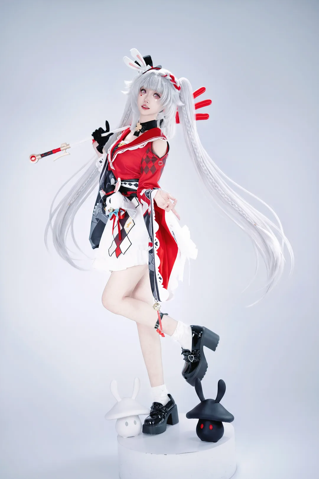 Honkai: Star Rail, Sparkle cosplay, Cosplay photography, Anime-style fashion, Anime convention vibe