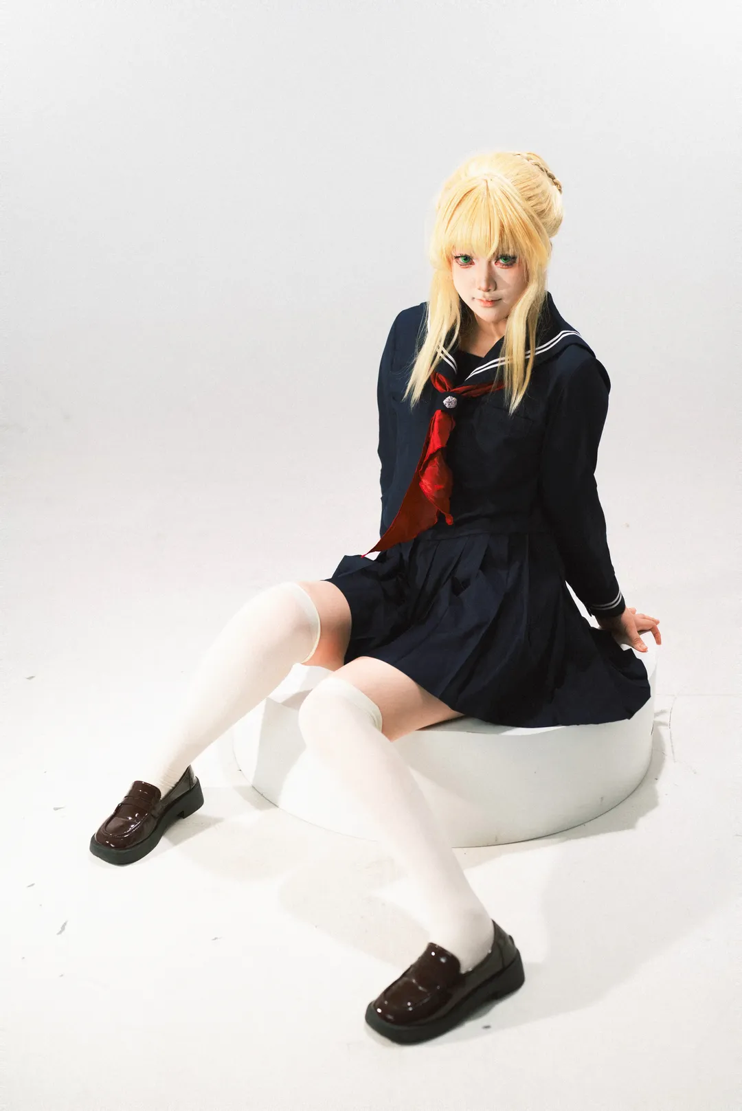 阿尔托莉雅cos, FGO, 棚拍人像, 水手服制服, 过膝白丝 - 第1张
