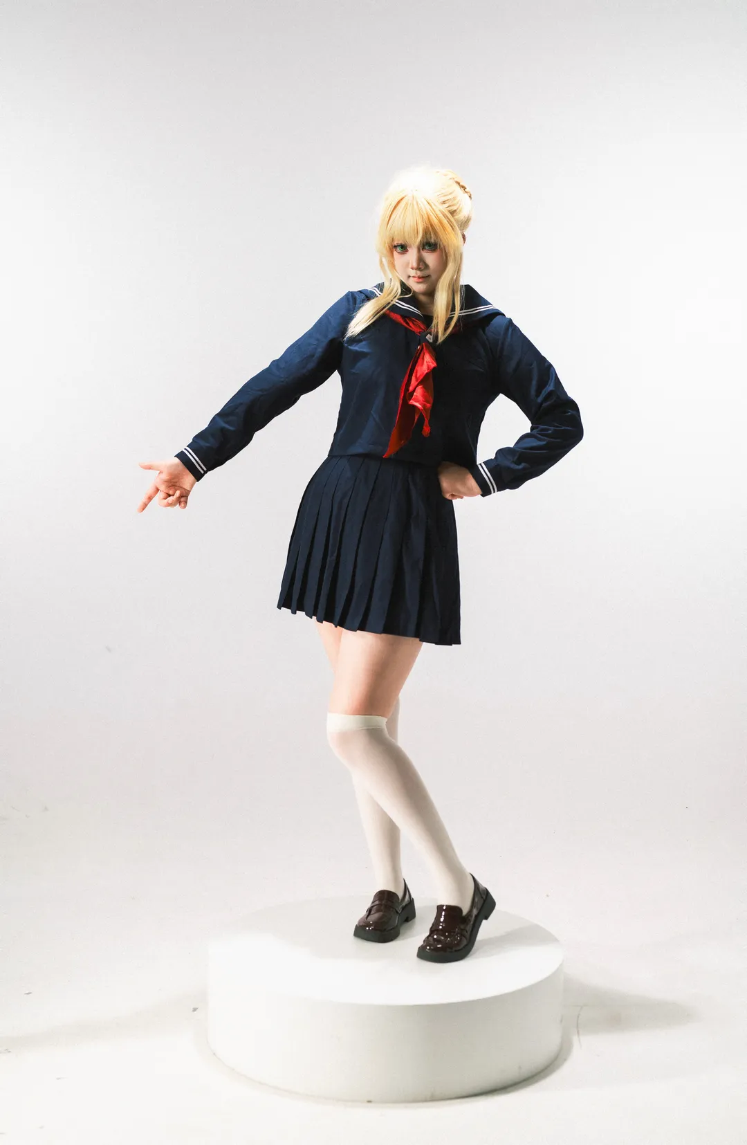 阿尔托莉雅cos, FGO, 棚拍人像, 水手服制服, 过膝白丝 - 第4张