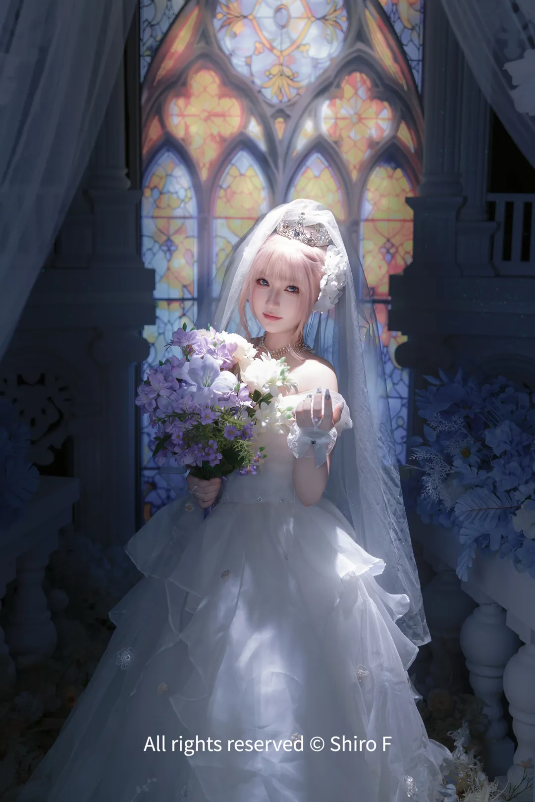 雰囲気のある写真, 花嫁コスプレ, 美しいウェディングドレス, ゴシック風スタイル, 教会撮影