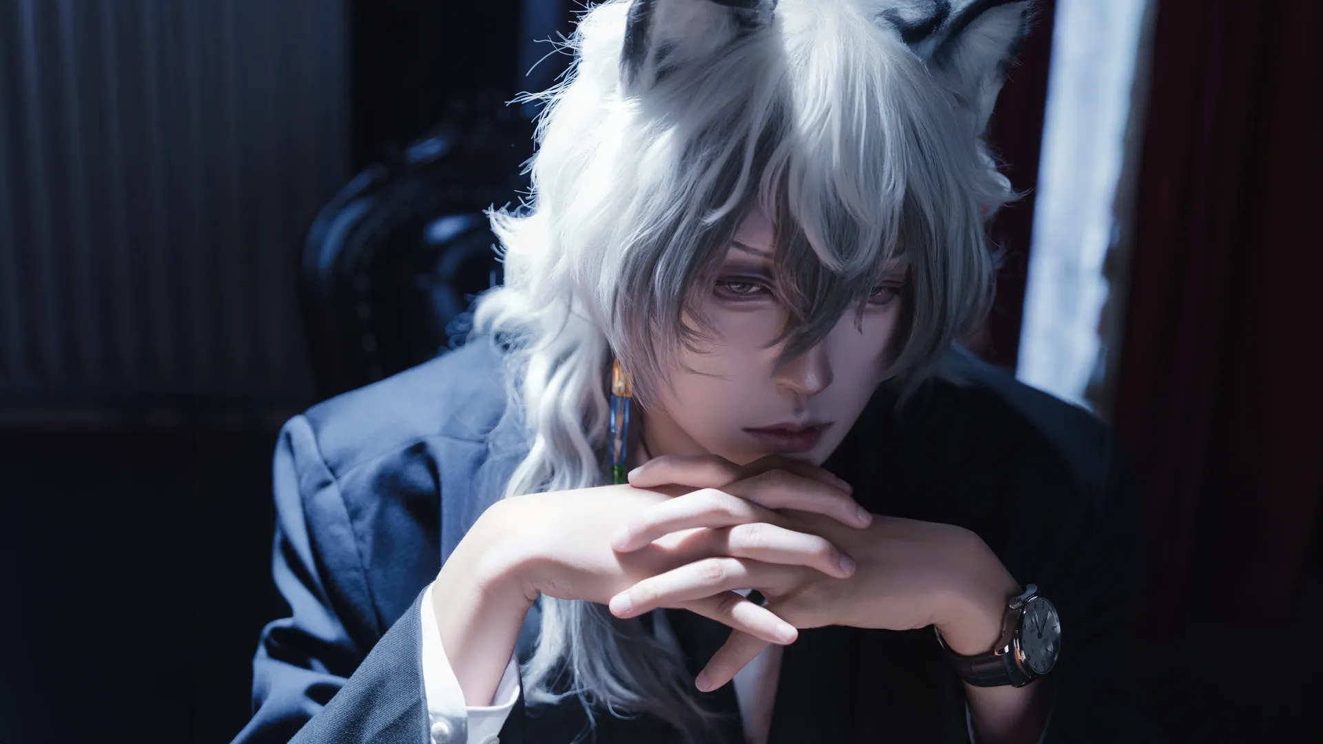 氛围感, 明日方舟, 兽耳, 银灰cos, 西装 - 第2张