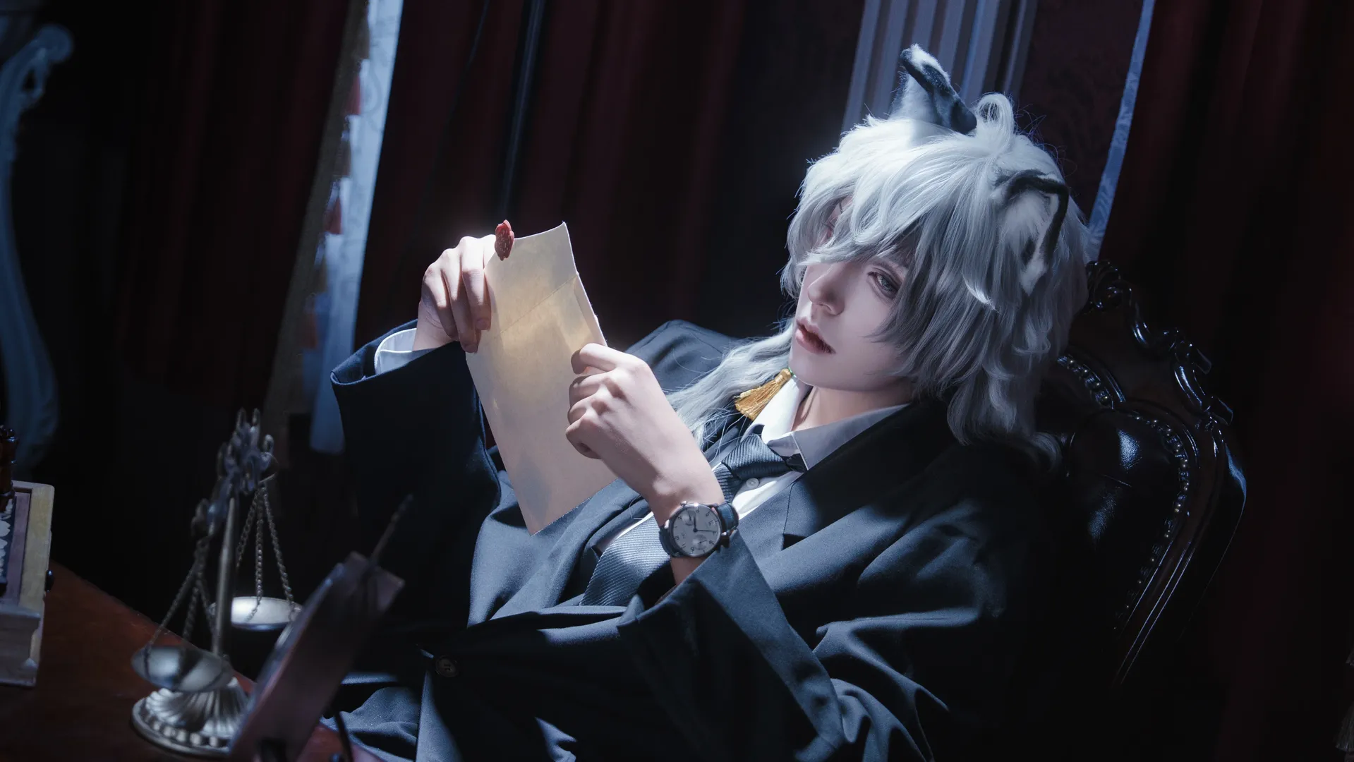 氛围感, 明日方舟, 兽耳, 银灰cos, 西装 - 第4张
