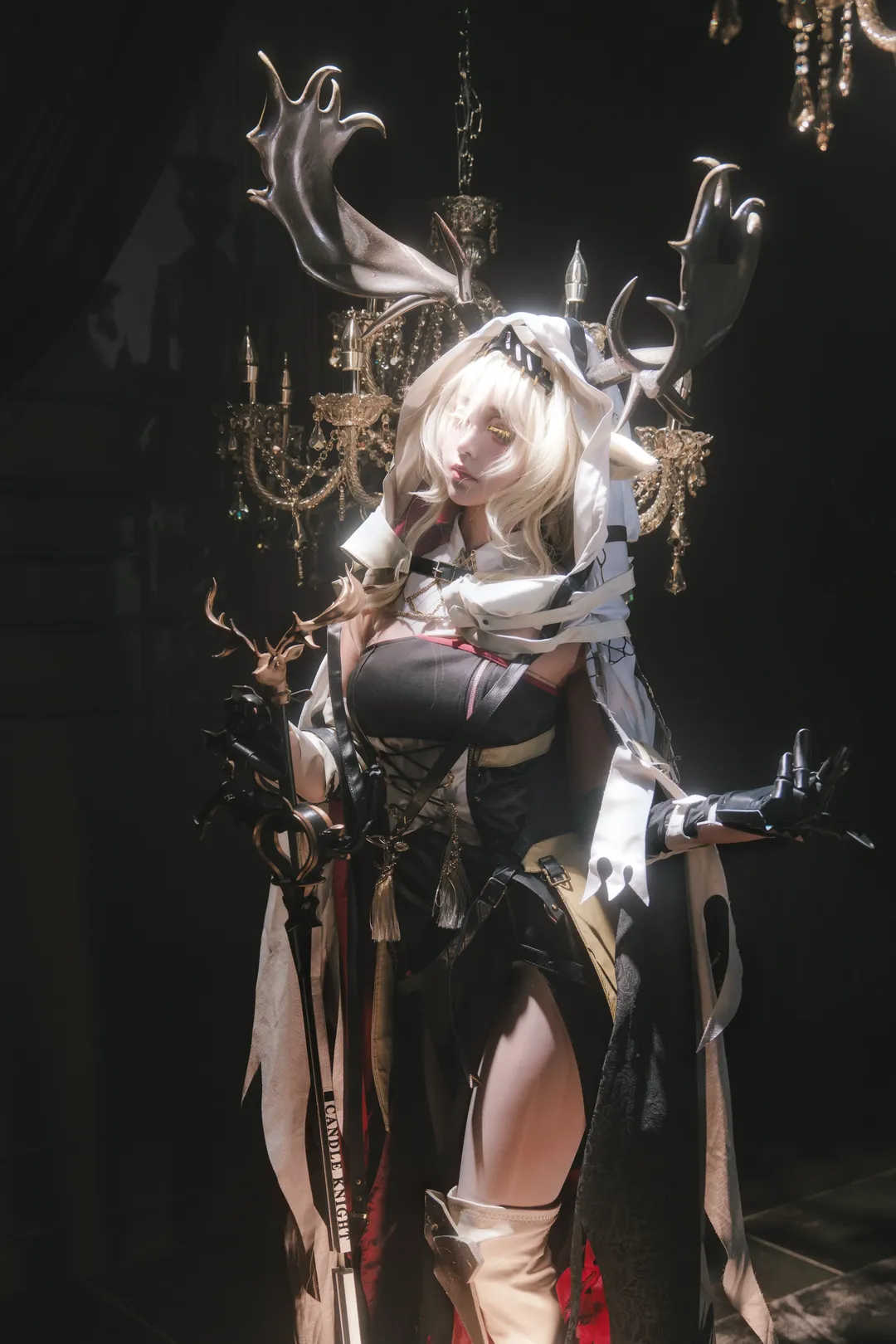 氛围感摄影, 明日方舟, cosplay穿搭, 薇薇安娜cos, 神圣感