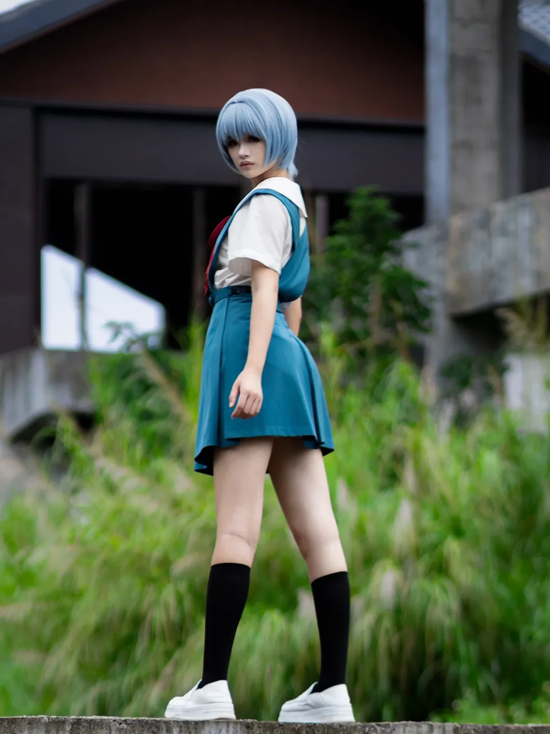 綾波レイコスプレ, 新世紀エヴァンゲリオン, 黒ストッキング, コスプレ撮影, 水面の反射