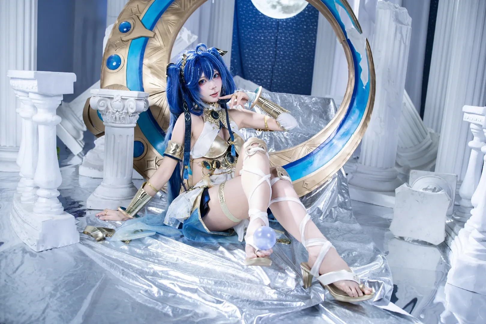 Wuthering Waves, Iuno cosplay, Cosplay photoshoot, Role-playing game, Blue-haired cosplay - Image 3