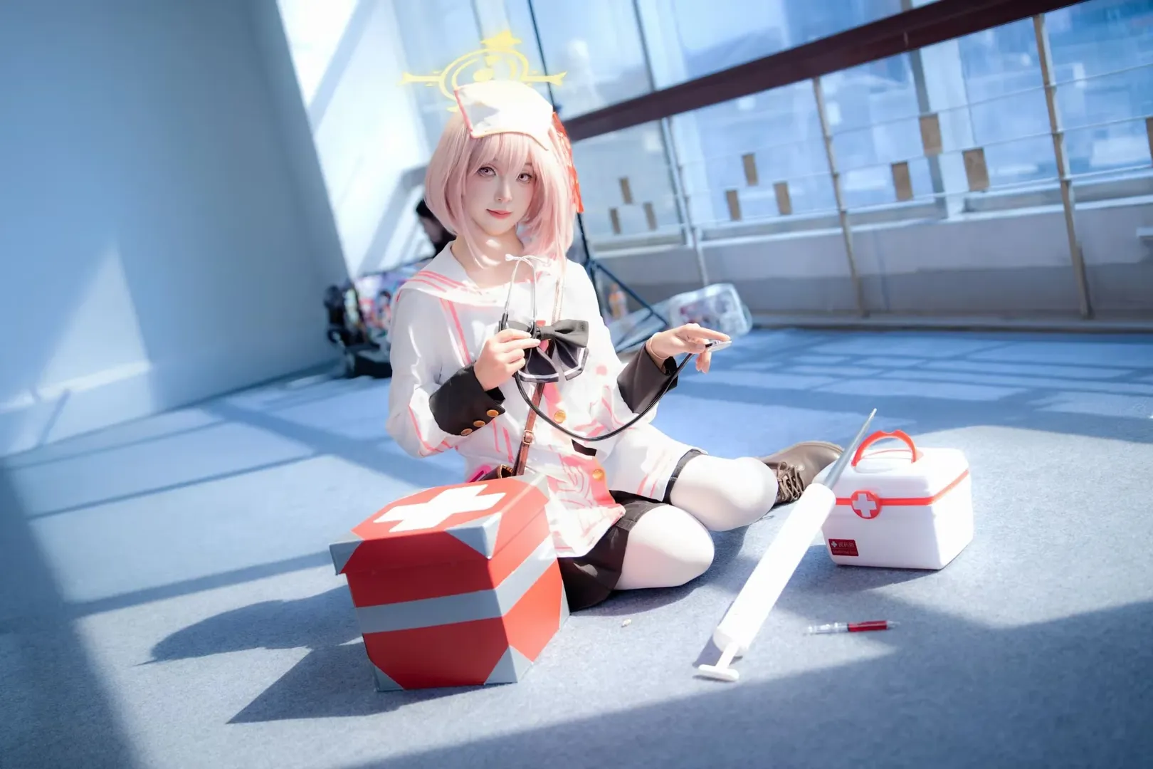 ブルーアーカイブ, イベント写真, セリナ コスプレ, 白タイツコスプレ, ナースコスプレ - 4枚目