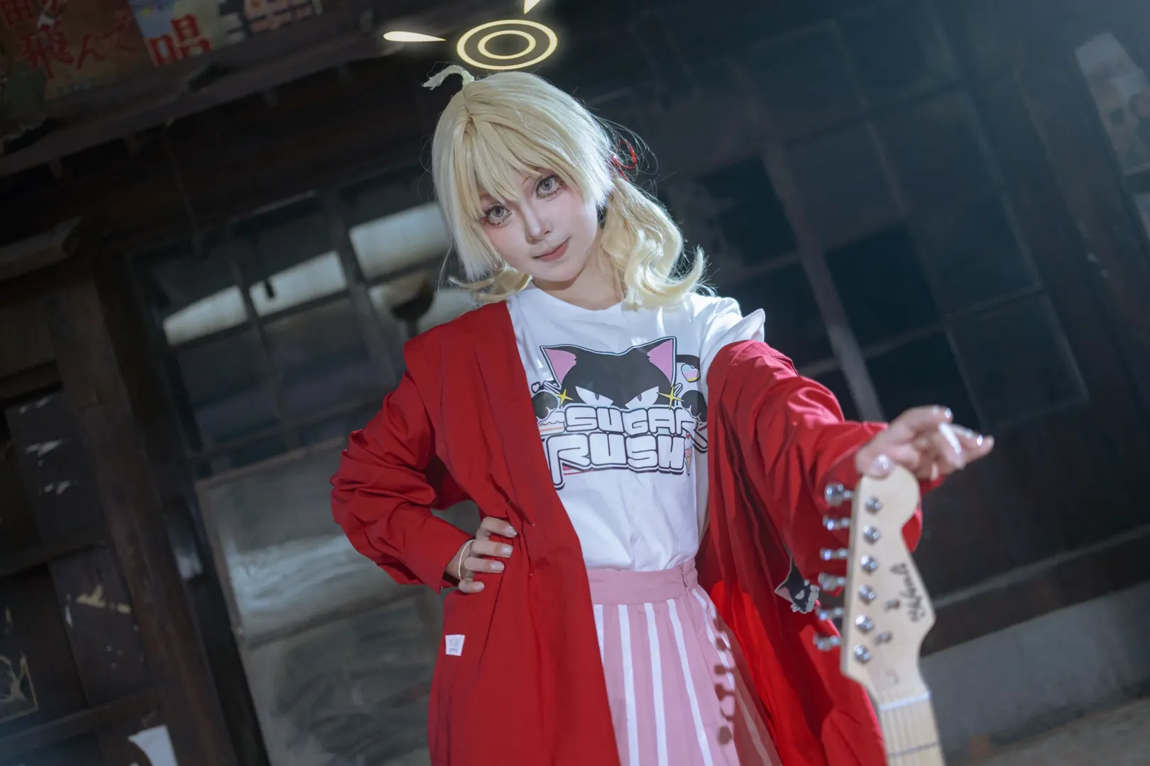 ブルーアーカイブ, ガールズバンド, 白ストッキングコスプレ, 伊原木ヨシミコスプレ, エレキギターコスプレ - 5枚目