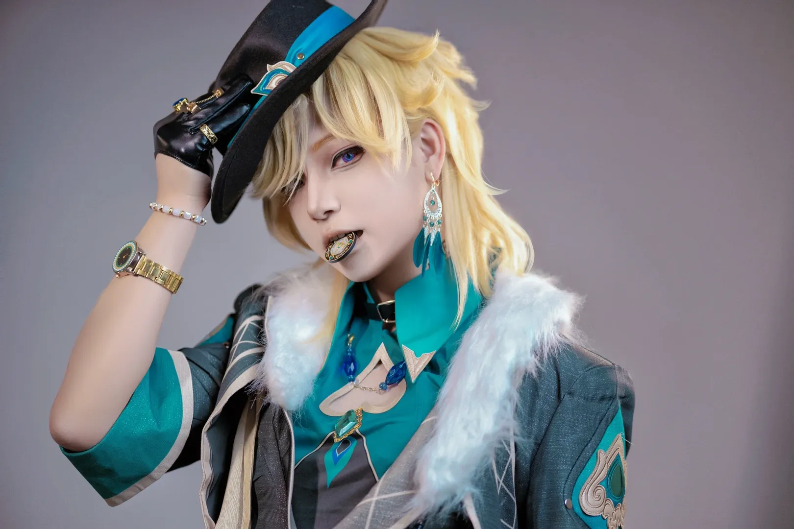 崩坏星穹铁道, cosplay分享, 砂金cos, 金发造型, 赌桌主题 - 第5张