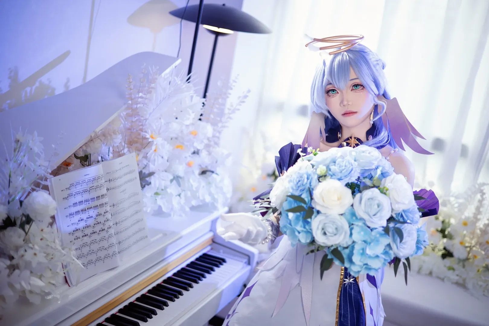 Honkai: Star Rail, Robin cosplay, Cosplay photography, Blue and white color scheme, Musical instrument photoshoot - Image 5