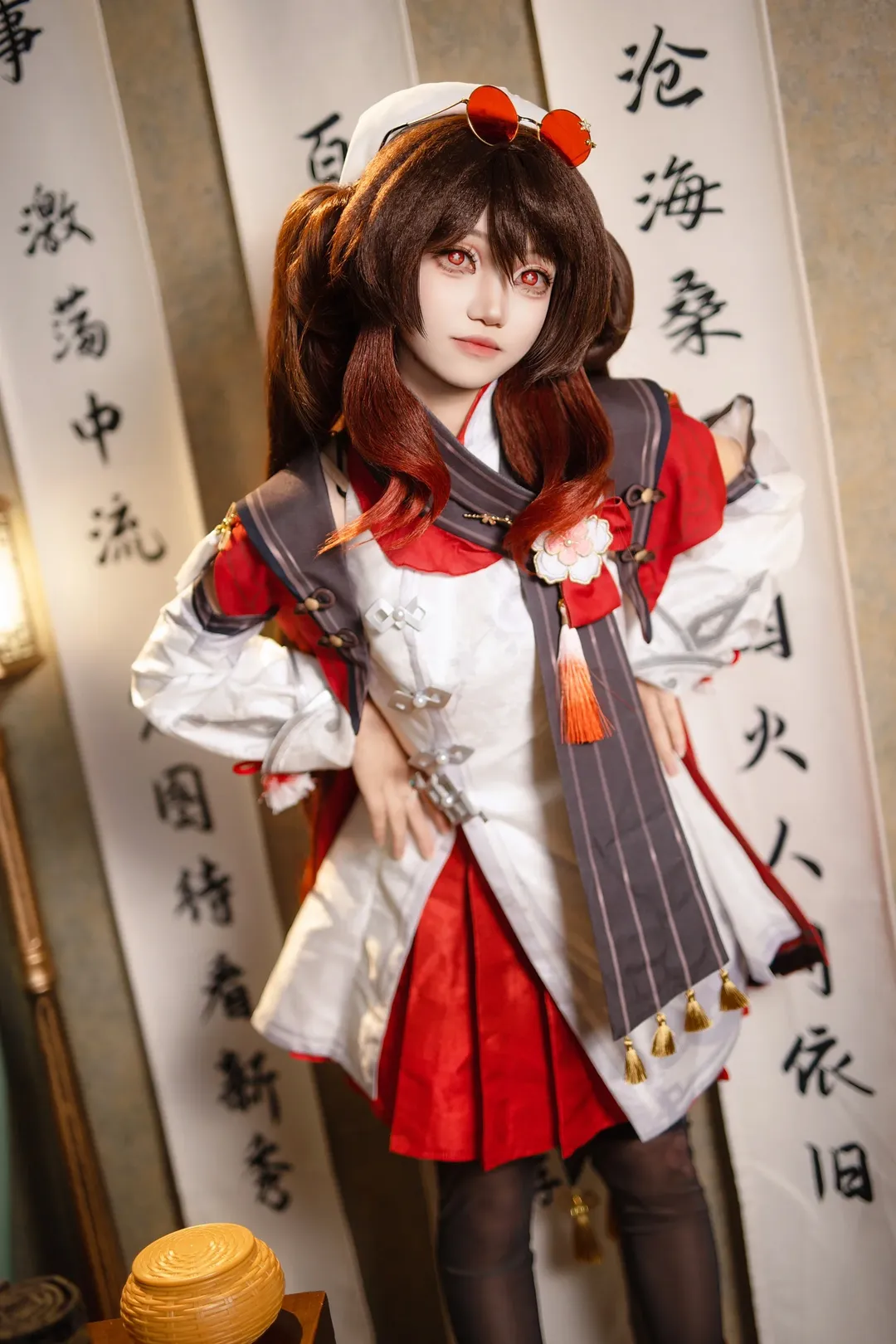 原神, cosplay, 胡桃cos, 丝袜cos, 宿雪桃红 - 第1张