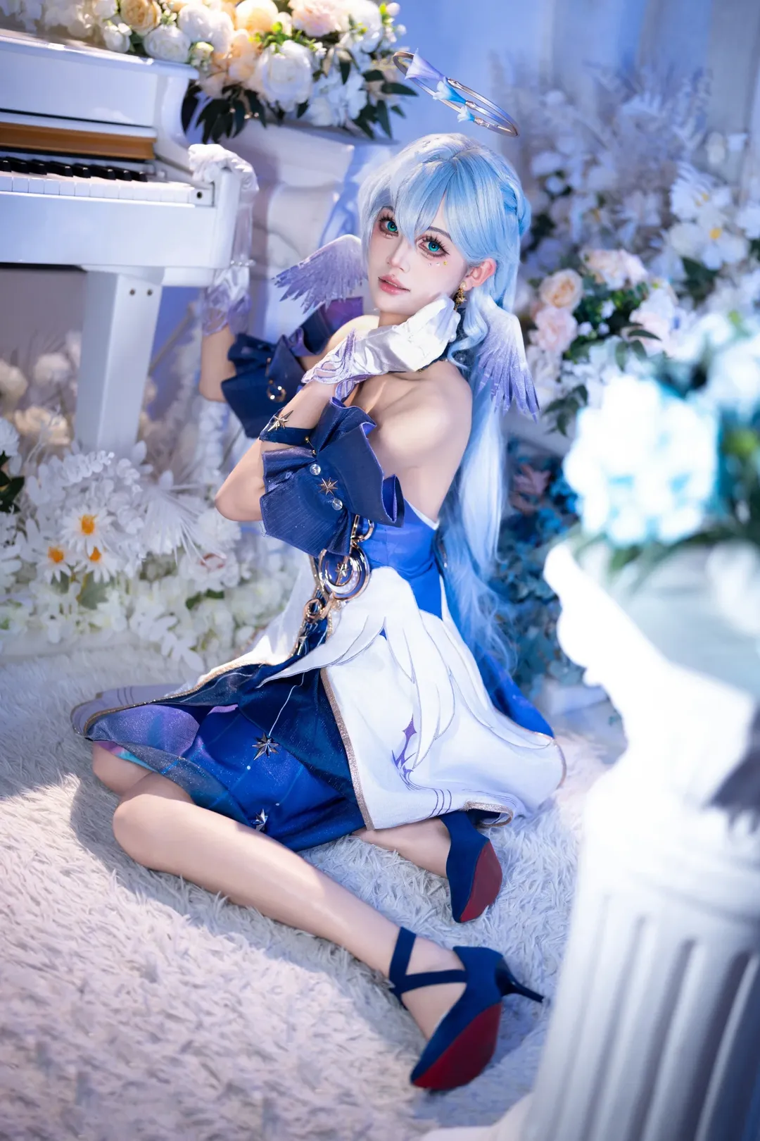 Genshin Impact, Robin cosplay, Cosplay photography, Blue hair style, Halo prop