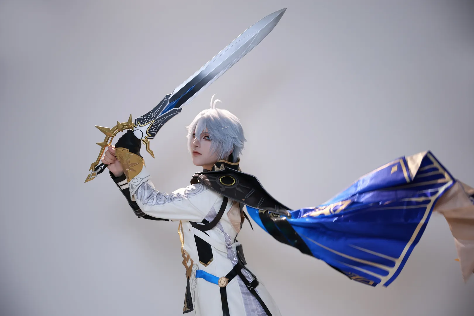 cosplay, Honkai: Star Rail, Silver hair styling, Anime-style client photos, Phainon cosplay - Image 3