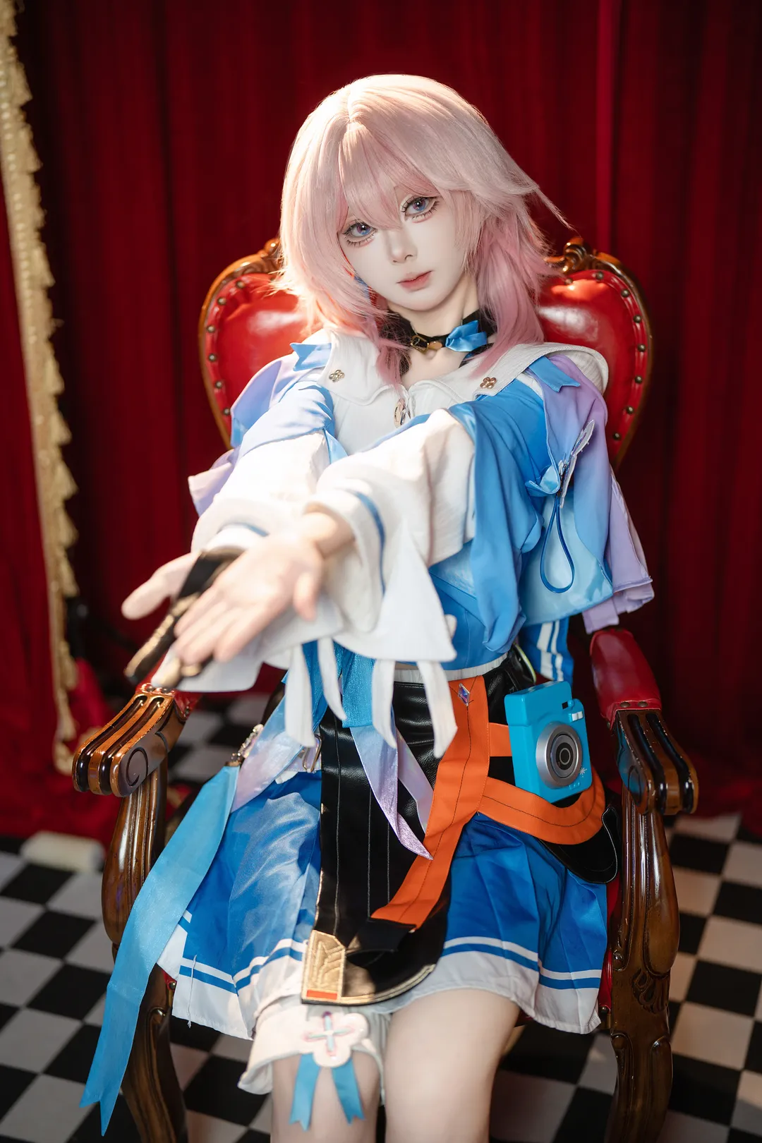 崩坏星穹铁道, 三月七cos, 摄影棚拍摄, cosplay正片, 粉色假发 - 第1张