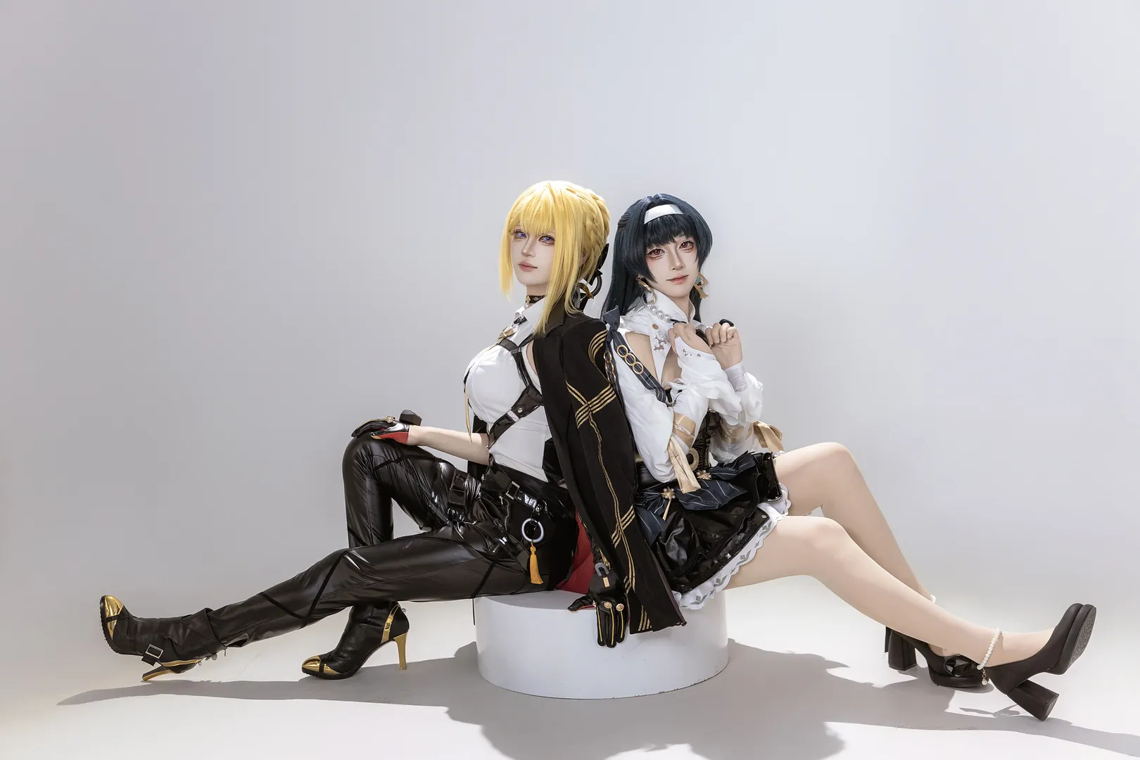 绝区零, 耀嘉音cos, 双人cosplay, 丝袜cos, 伊芙琳