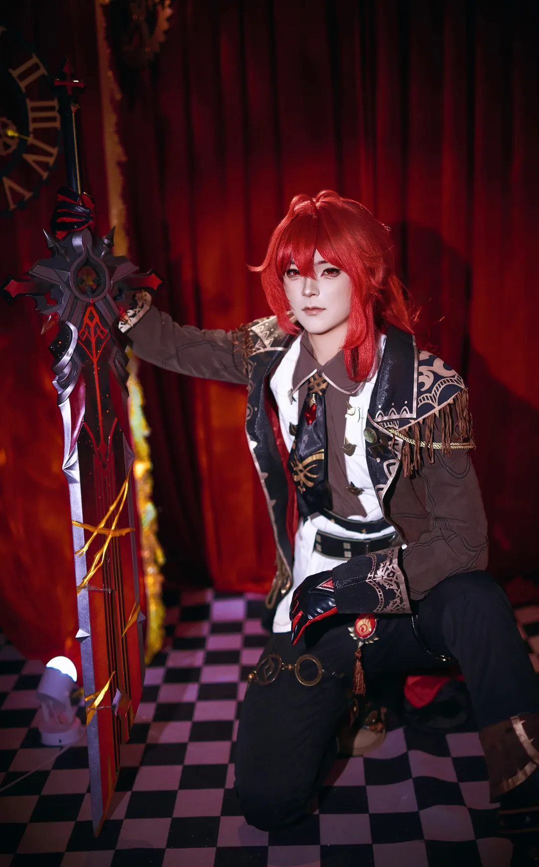 原神, 哥特风摄影, 暗黑风cosplay, 迪卢克cos, 红发少年cos