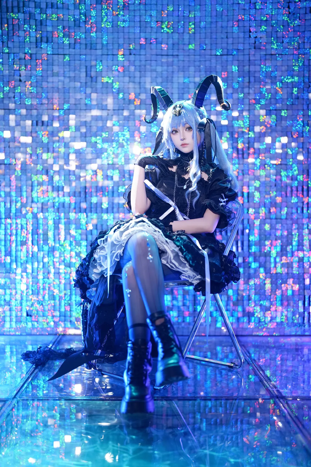 丰川祥子cos, 明日方舟, cosplay摄影, 黑丝穿搭, 暗黑哥特