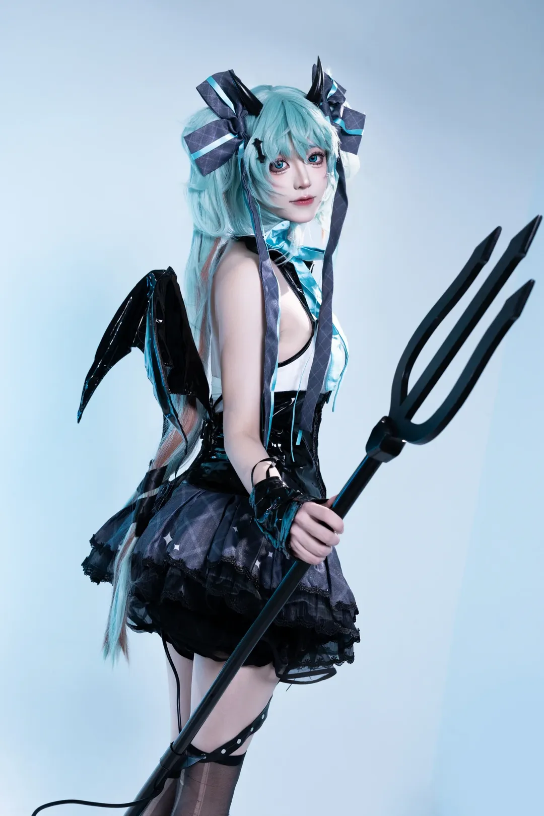 初音未来, 初音未来cos, 同人产粮节, 黑丝穿搭, 镭射票设计