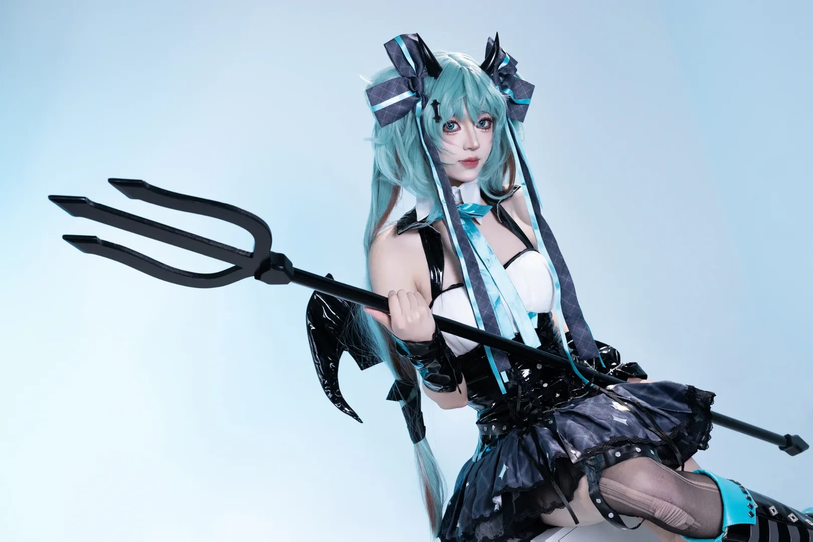 初音未来, 初音未来cos, 同人产粮节, 黑丝穿搭, 镭射票设计 - 第5张