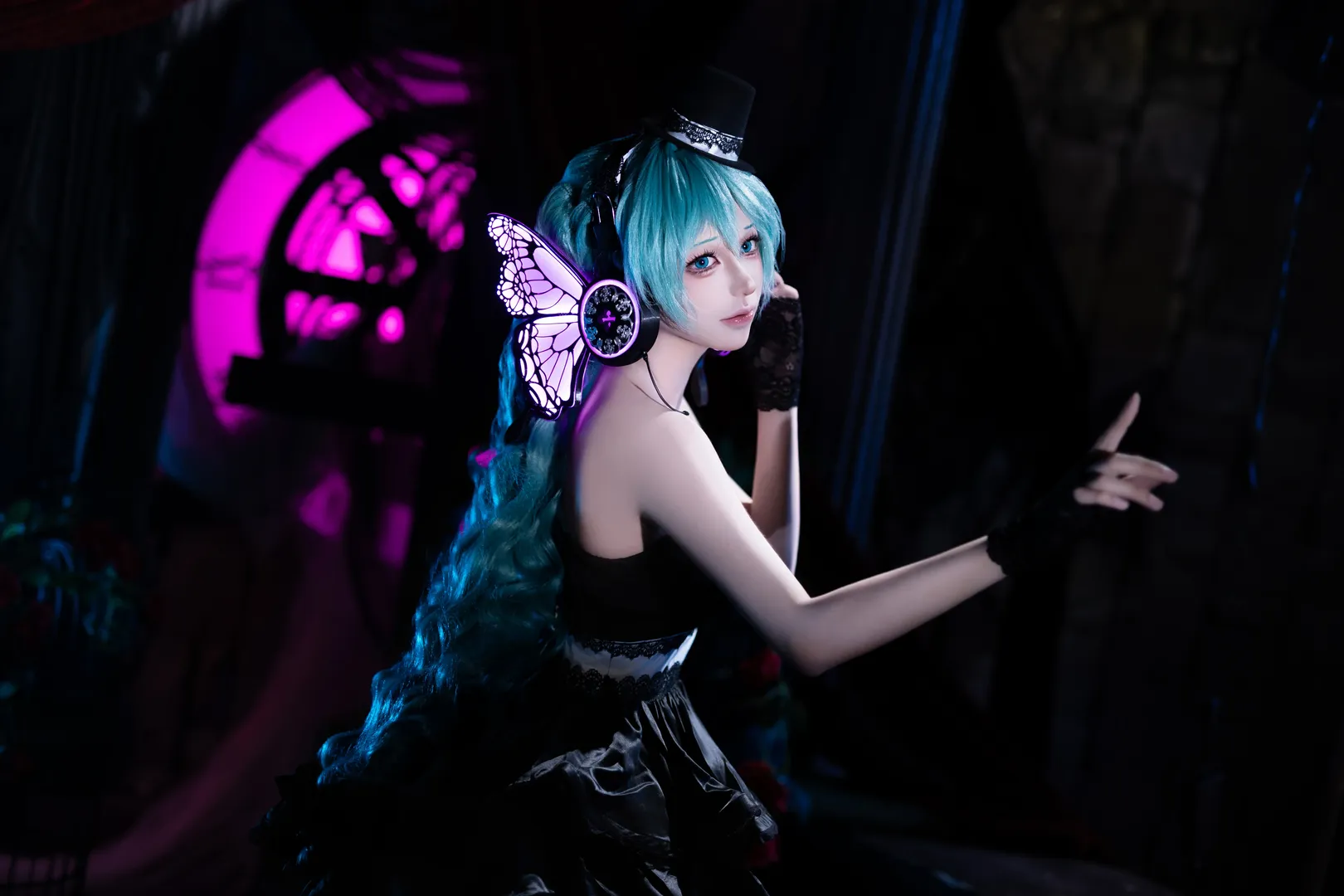 二次元摄影, 初音未来cos, VOCALOID, 暗黑哥特风, 发光蝴蝶耳机 - 第10张