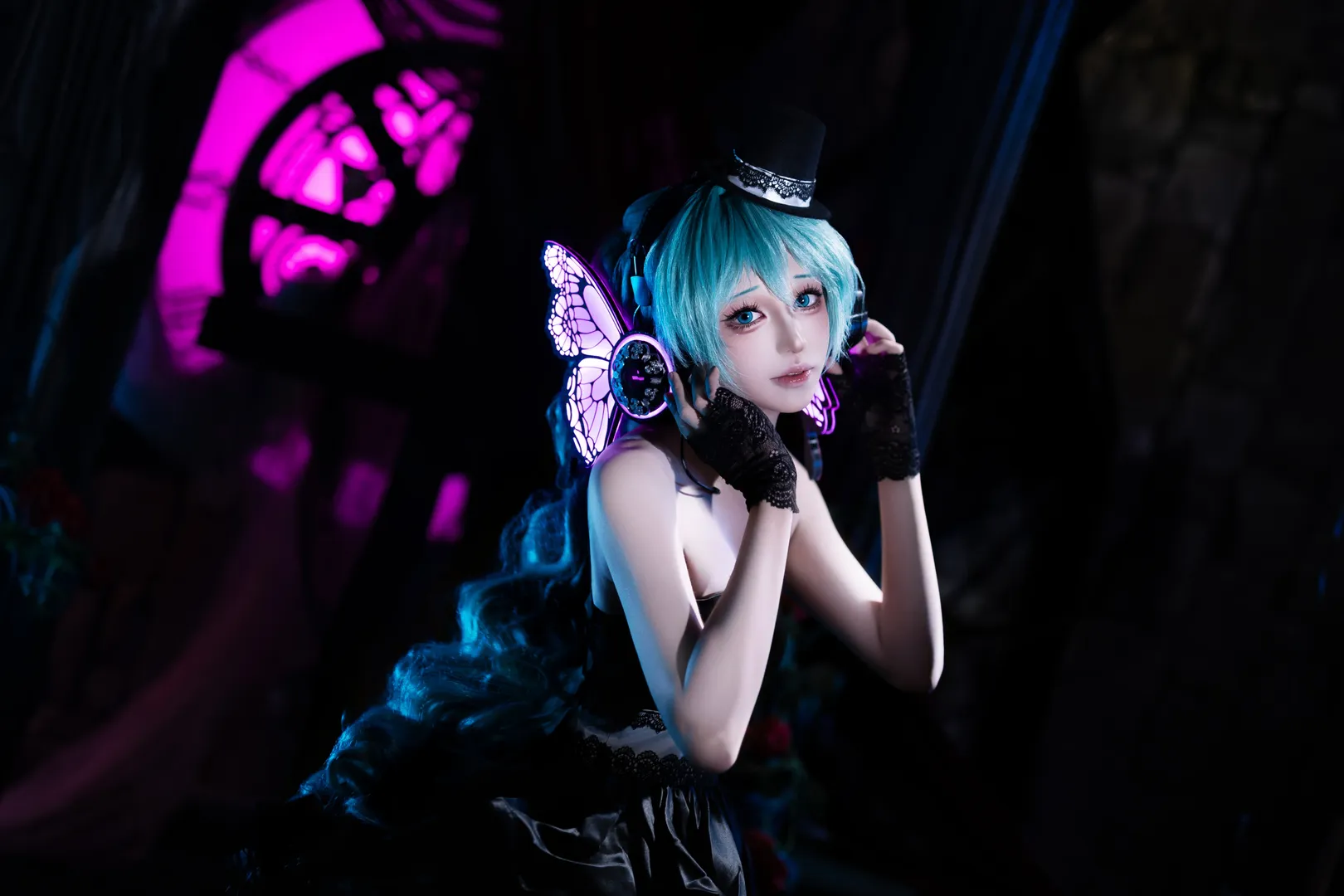 二次元摄影, 初音未来cos, VOCALOID, 暗黑哥特风, 发光蝴蝶耳机 - 第11张