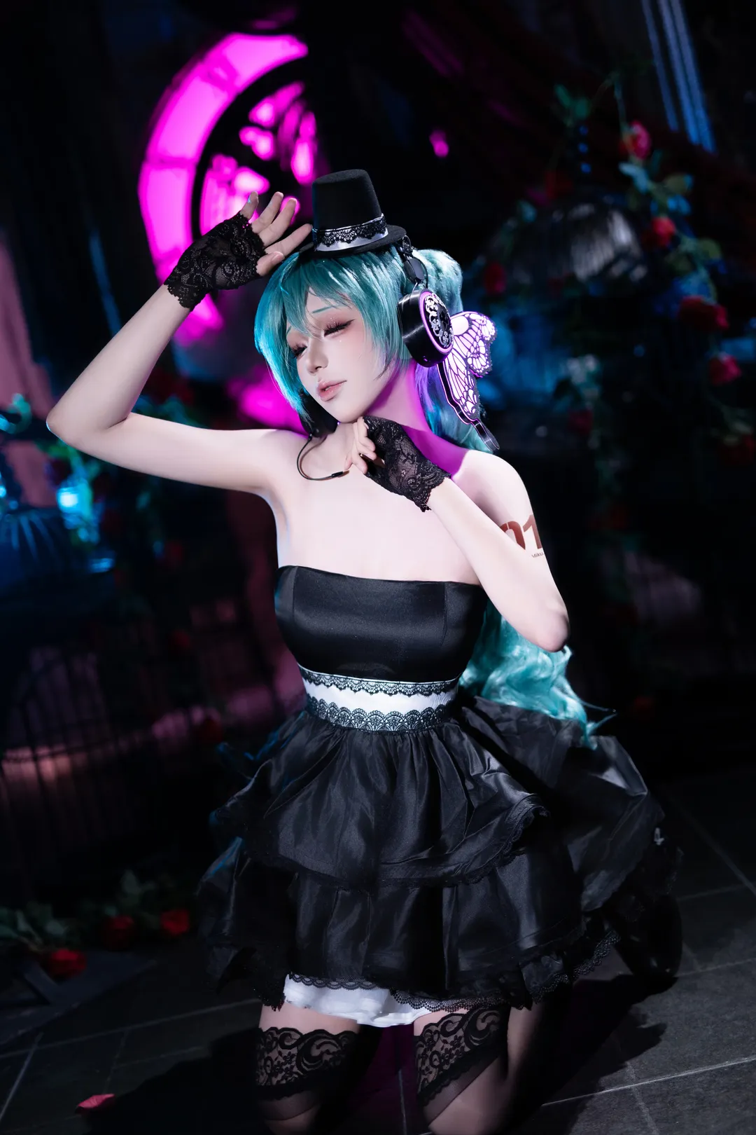 二次元摄影, 初音未来cos, VOCALOID, 暗黑哥特风, 发光蝴蝶耳机 - 第8张