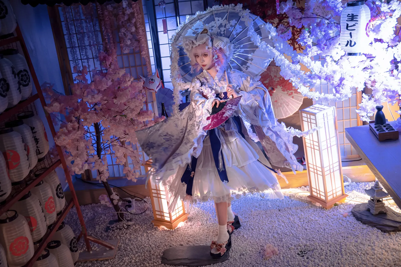 东方project, 二次元cosplay, 西行寺幽幽子cos, 和风改良服饰, 光影氛围感