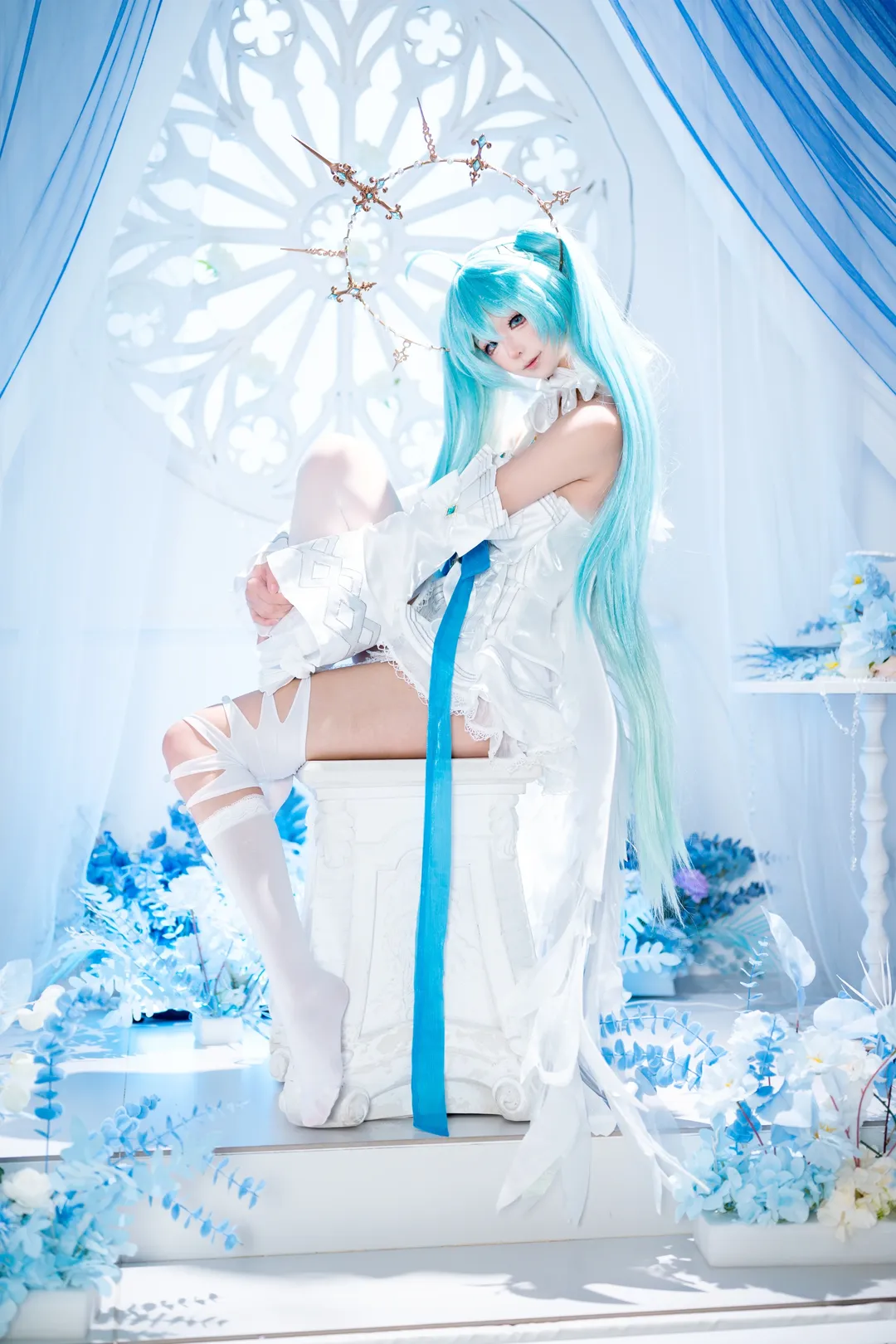 初音未来, 初音未来cos, 双马尾, 天使cos, 白色长筒袜cos
