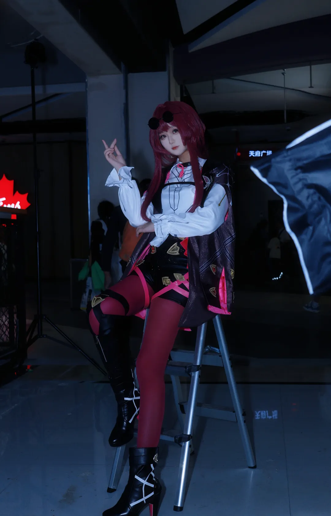 崩坏星穹铁道, 漫展场照, 卡芙卡cos, cosplay摄影, 红丝袜穿搭