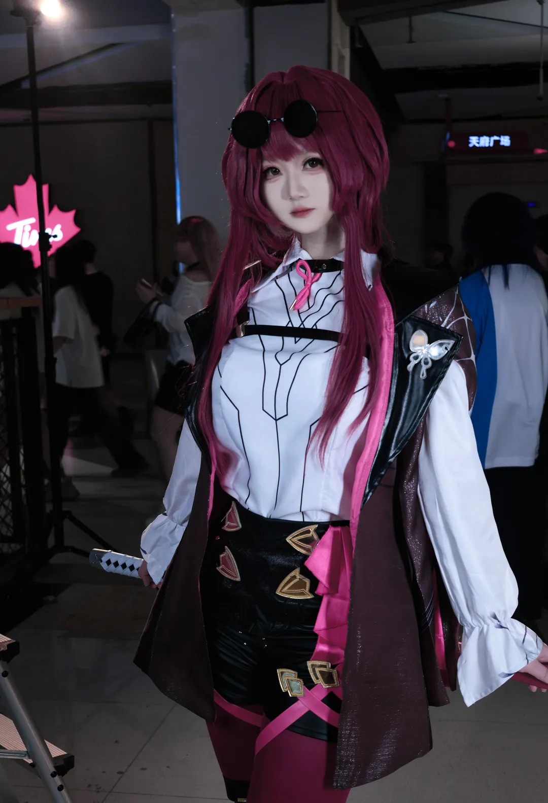 崩壞星穹鐵道, 漫展場照, 卡芙卡cos, cosplay攝影, 紅絲襪穿搭 - 第4張