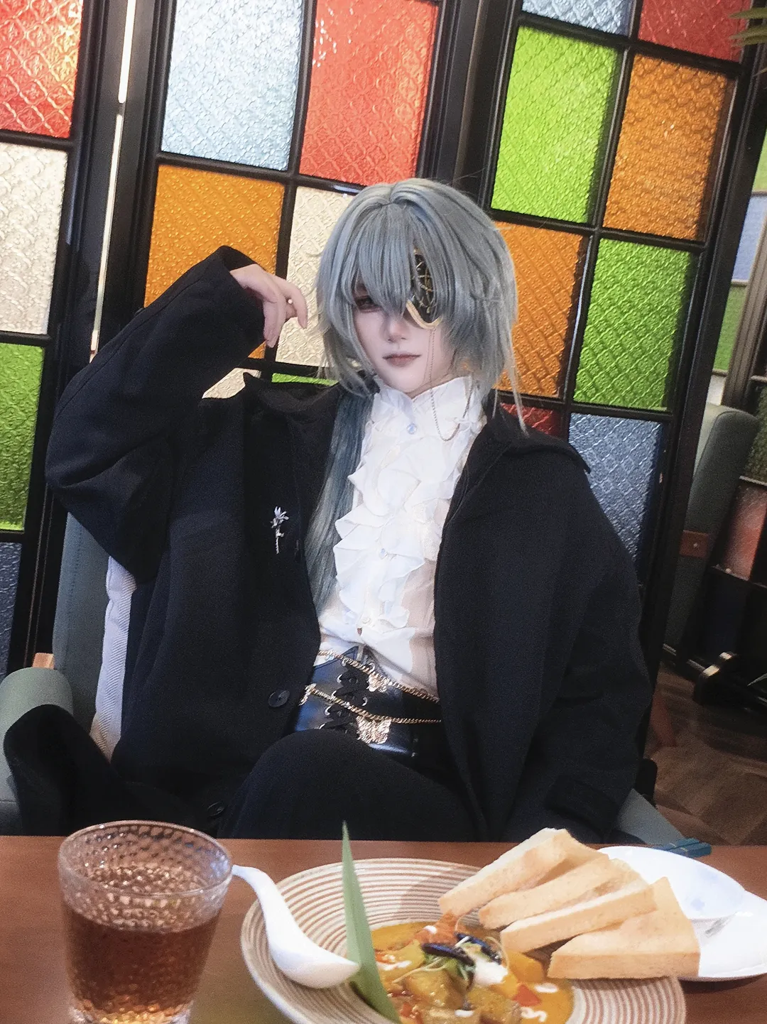 Honkai: Star Rail, Black tights outfit, Anaxagoras cosplay, Eyepatch styling, Restaurant exterior