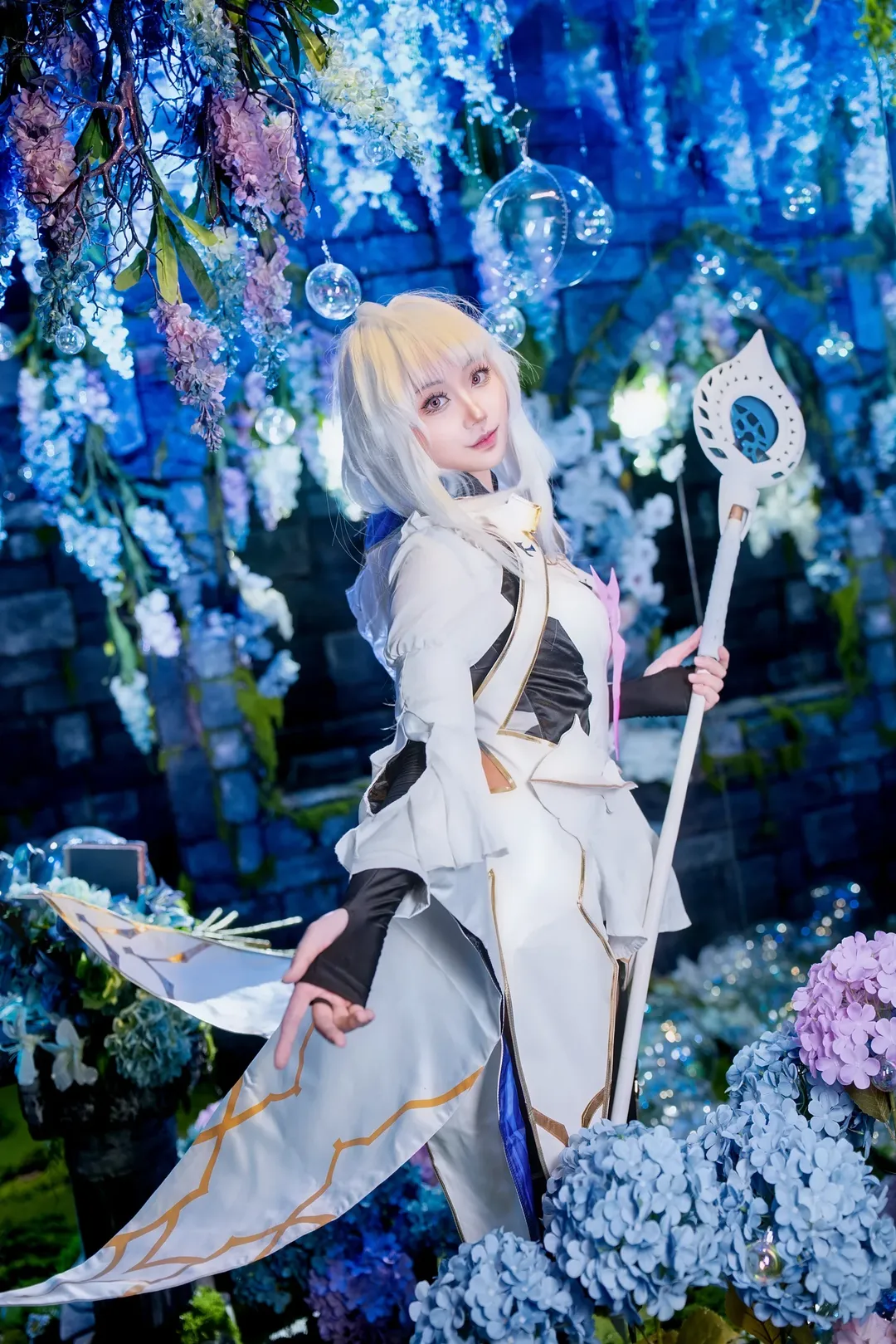Fate/Grand Order, Coser日常, 阿瓦隆女士cos, 女梅林cos, 花海布景 - 第1张