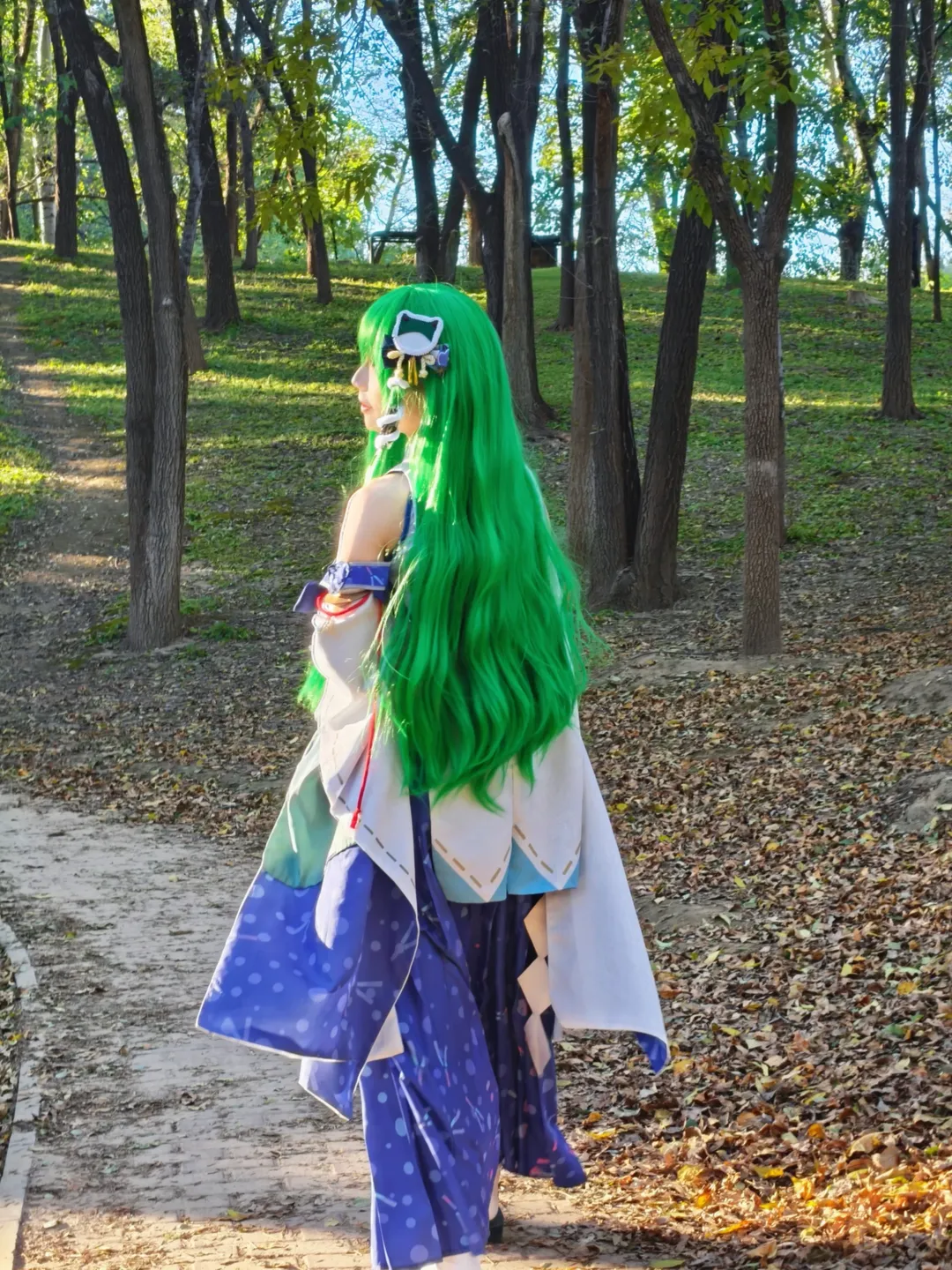 東方Project, 東風谷早苗 コスプレ, 秋の屋外風景, オーゼン, 風が髪を吹き抜ける - 3枚目