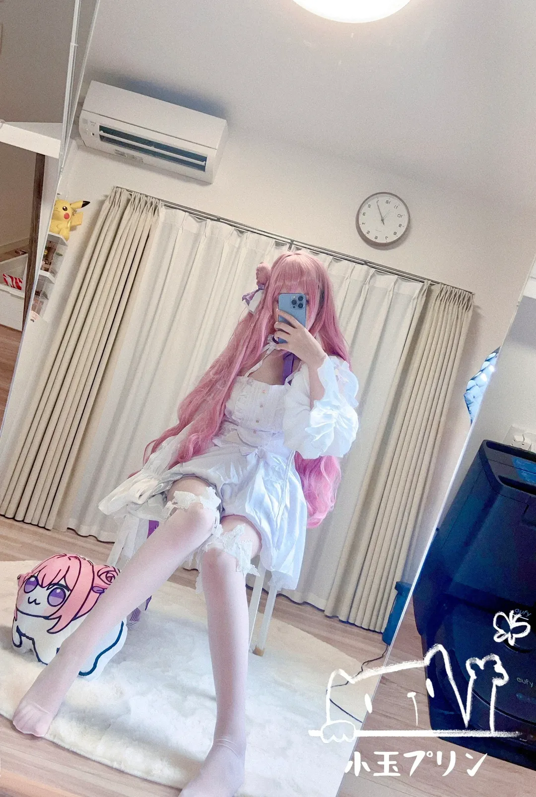 Anime-style fashion, Goddess of Victory: NIKKE, Dorothy cosplay, White tights cosplay, Selfie poses