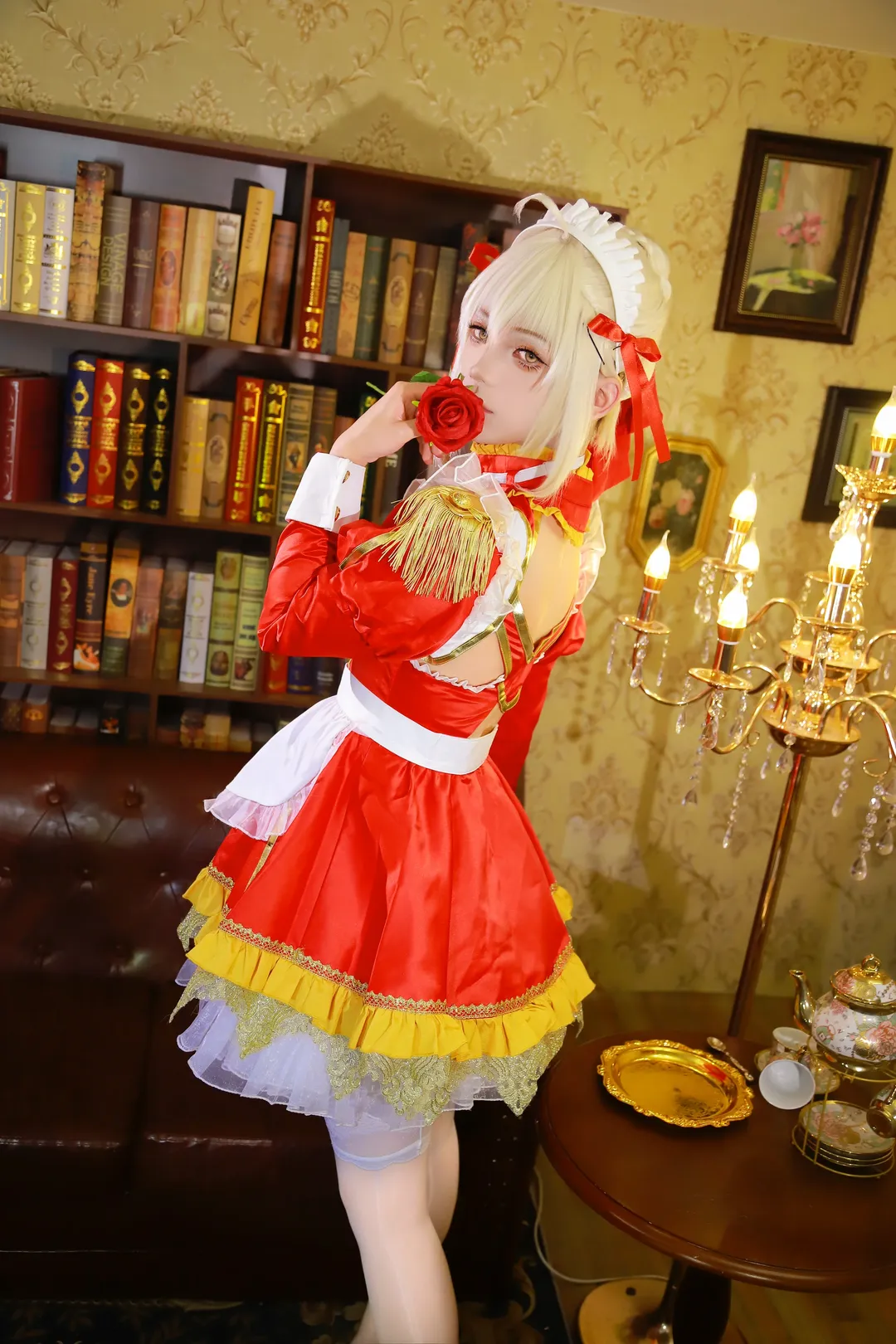 Fate/Grand Order, メイド服, 白ストッキング, ネロ コスプレ, レトロ撮影 - 1枚目