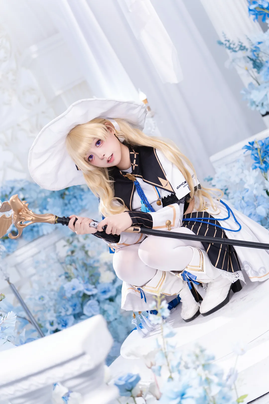 菲比cos, 夢幻佈景, cosplay攝影, 白絲穿搭, 魔法師裝扮