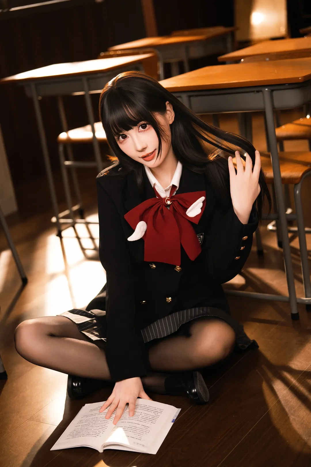 コスプレ, JK制服, 黒ストッキング, 教室の写真, 雰囲気のある写真撮影 - 4枚目