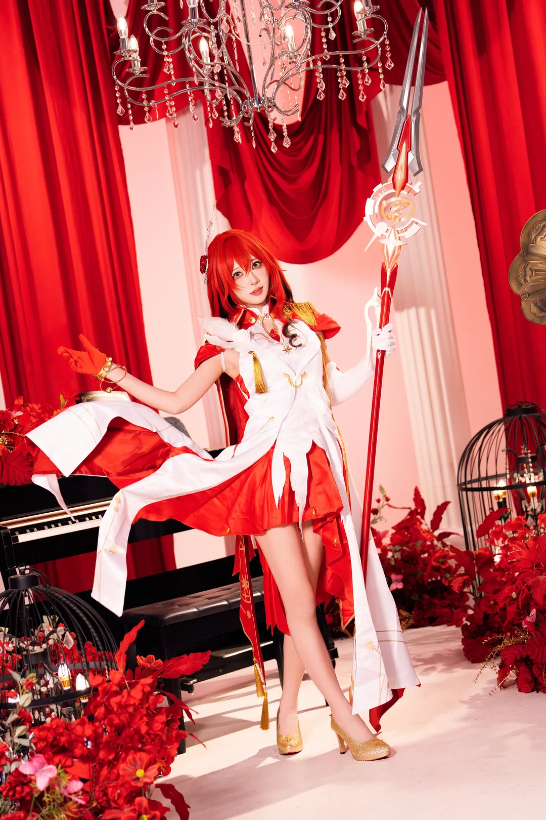 cosplay摄影, 红发造型, 钢琴场景, 姬子启行cos, 白红礼服 - 第2张