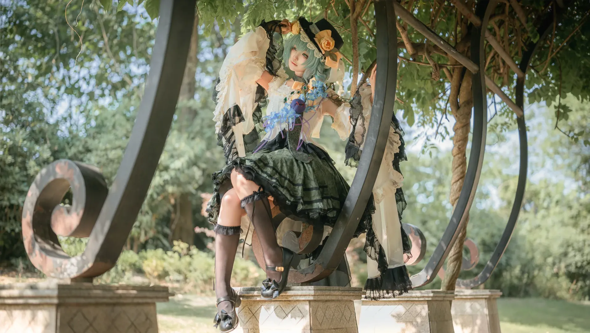 Touhou Project, Outdoor cosplay, Komeiji Koishi cosplay, Cosplay outfit, Black tights Lolita - Image 2