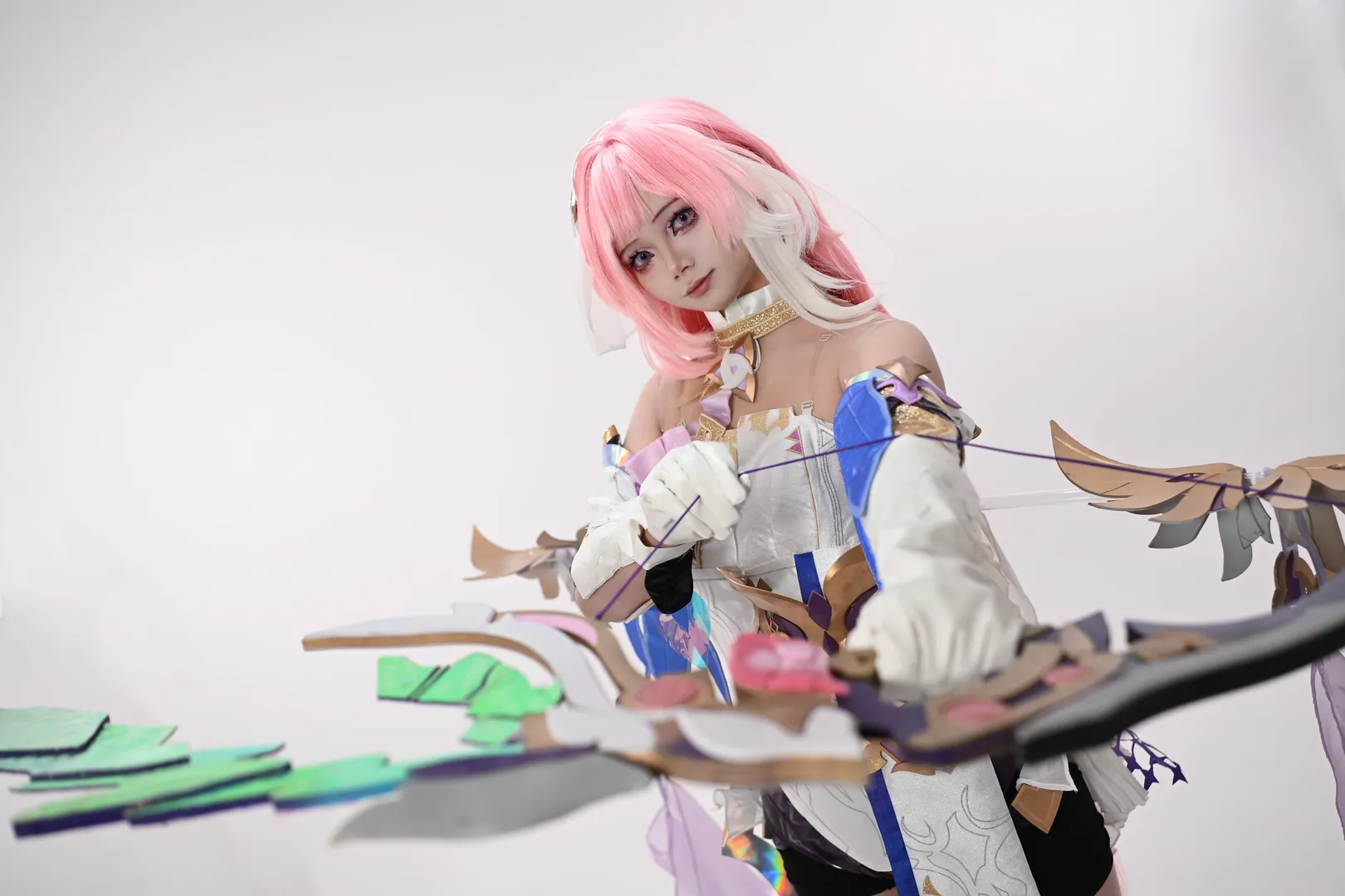 爱莉希雅cos, 粉色长发, 人之律者, cosplay摄影, 二次元弓箭手 - 第1张