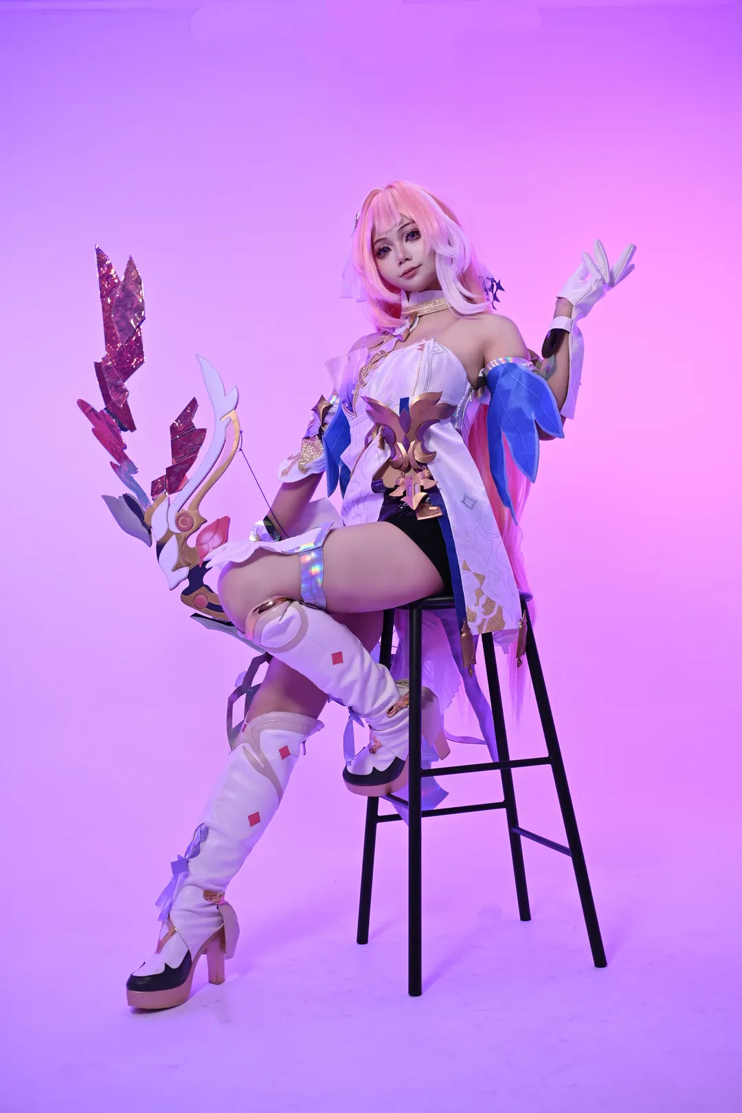 爱莉希雅cos, 粉色长发, 人之律者, cosplay摄影, 二次元弓箭手