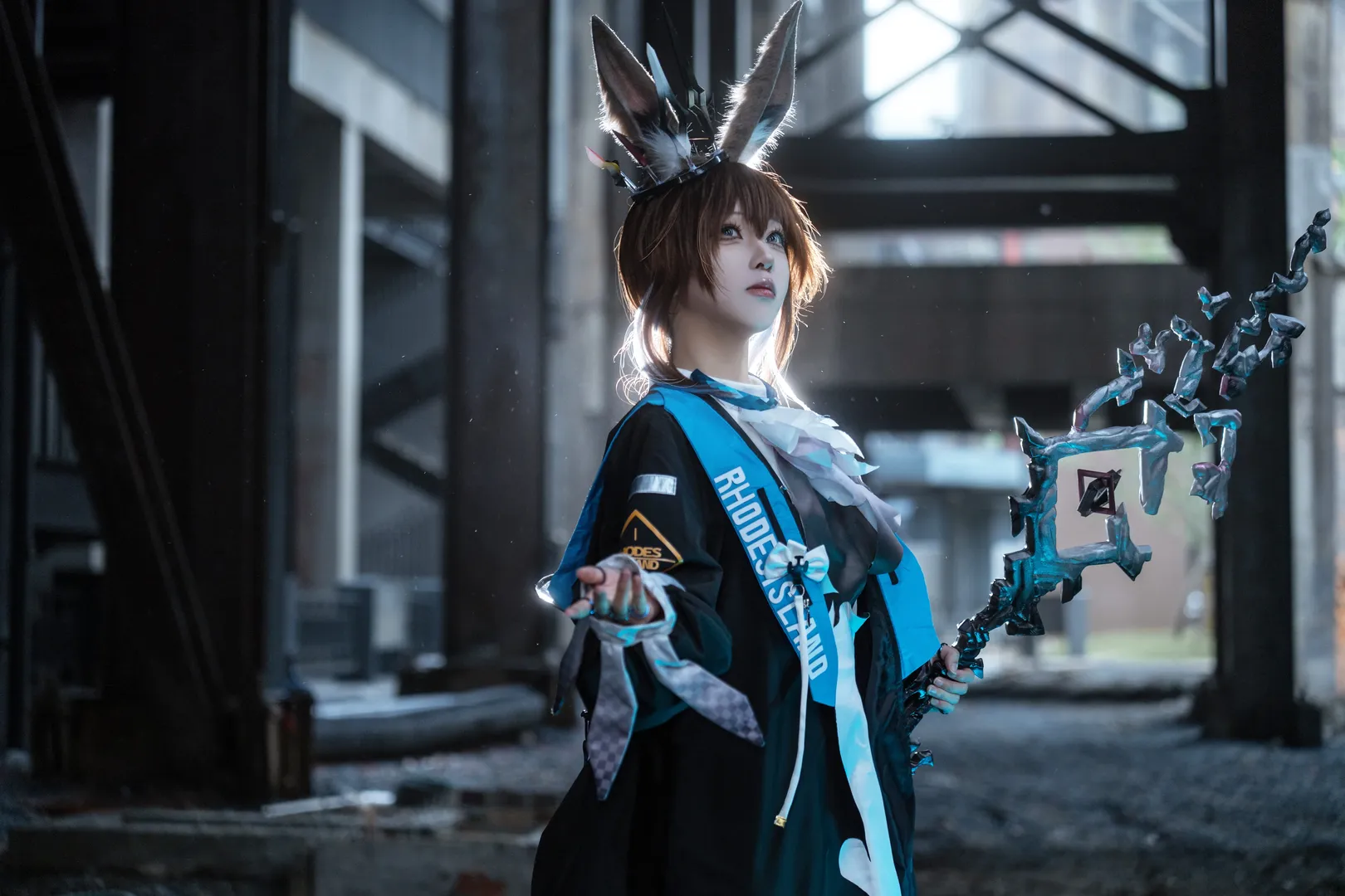 イベント写真, アークナイツ, アーミヤ コスプレ, 廃墟写真, ストッキング - 1枚目