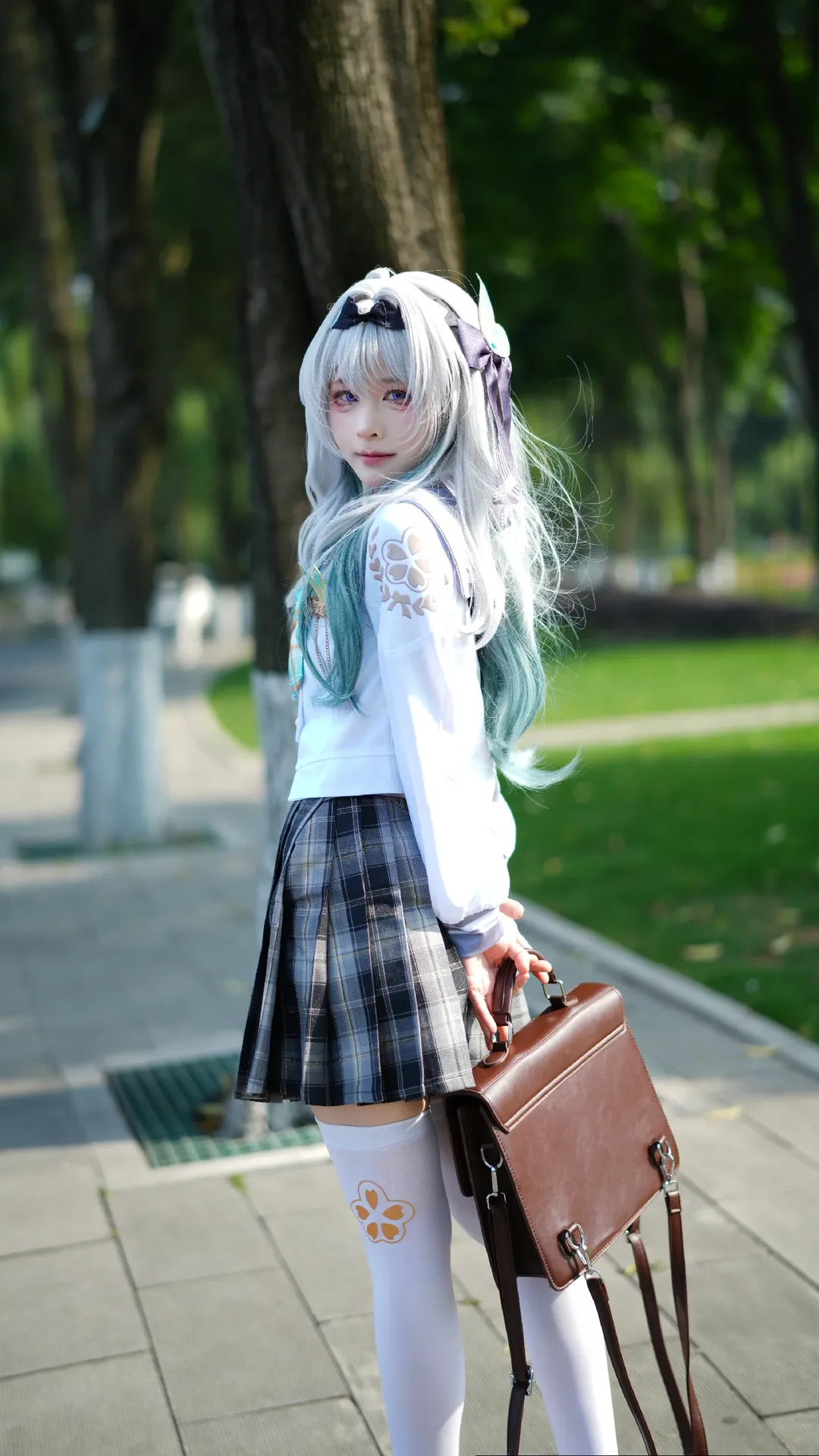 崩坏星穹铁道, 流萤cos, 校园风, 外景摄影, cosplay日常