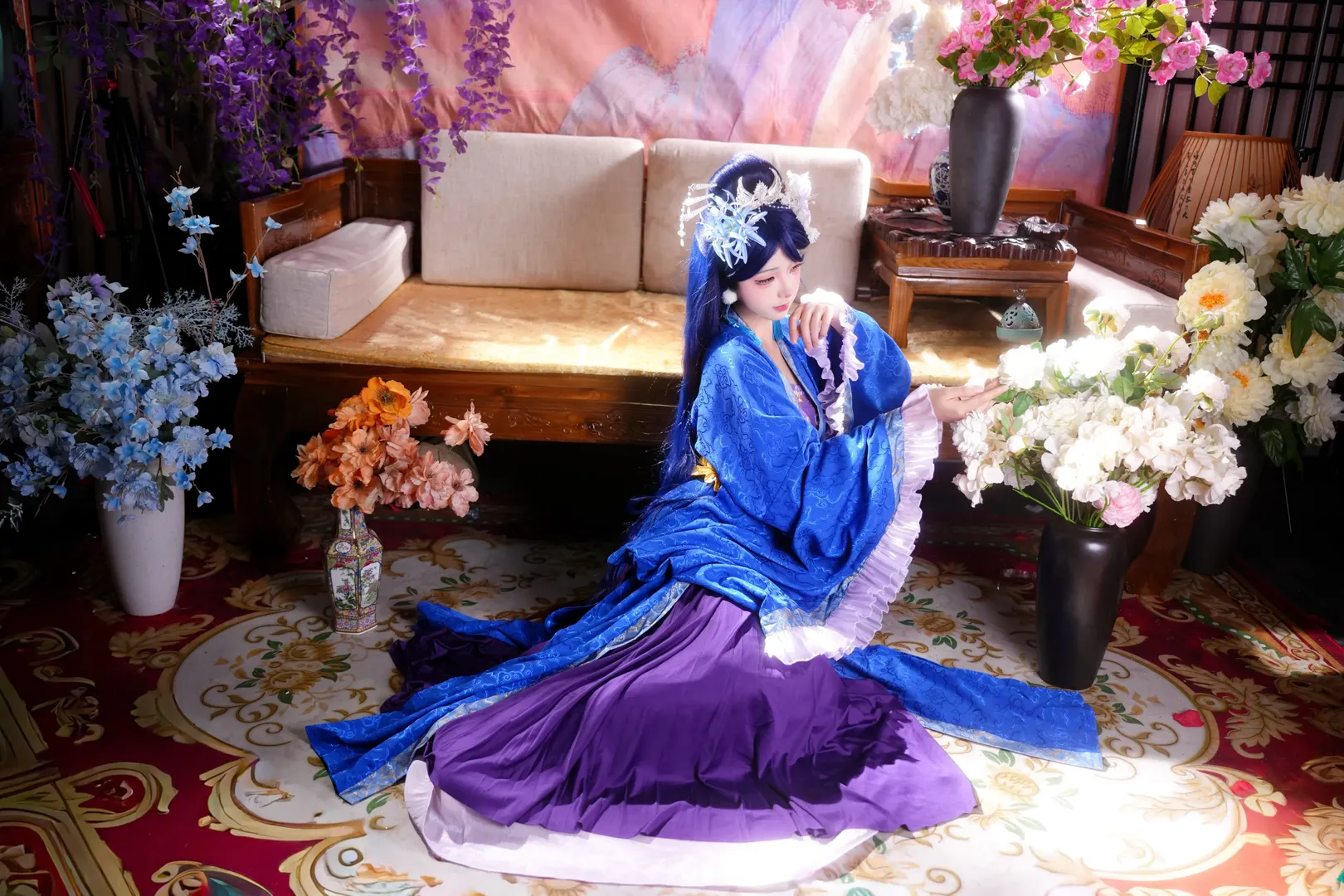 Ancient style, Cosplay photoshoot, Chinese-style photography, Consort Lihua cosplay, Blue hair traditional Chinese costume - Image 5